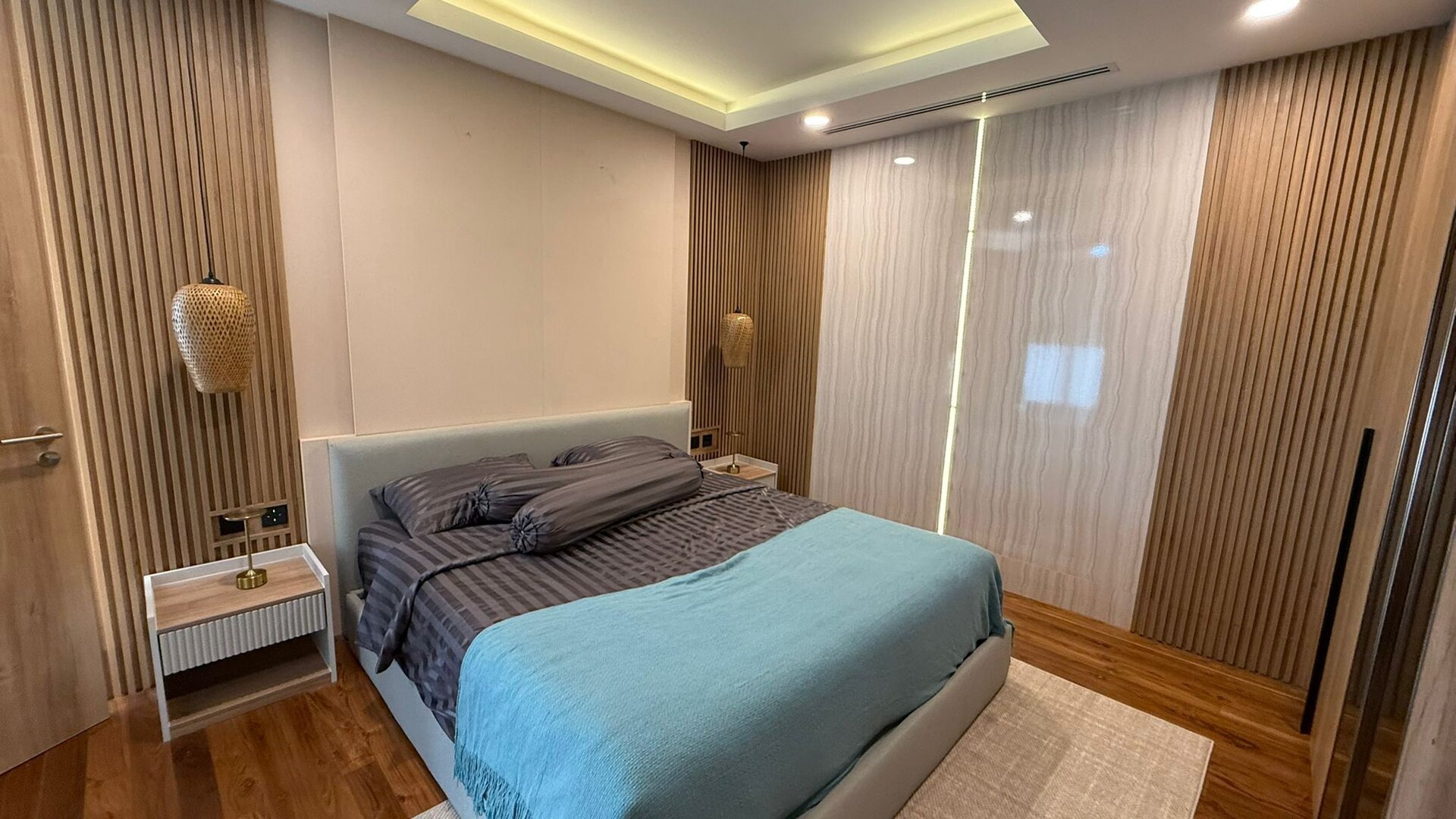 เลคฟร้อนท์วิลล่าบ้านมานิค-5 ห้องนอน (ID 155)