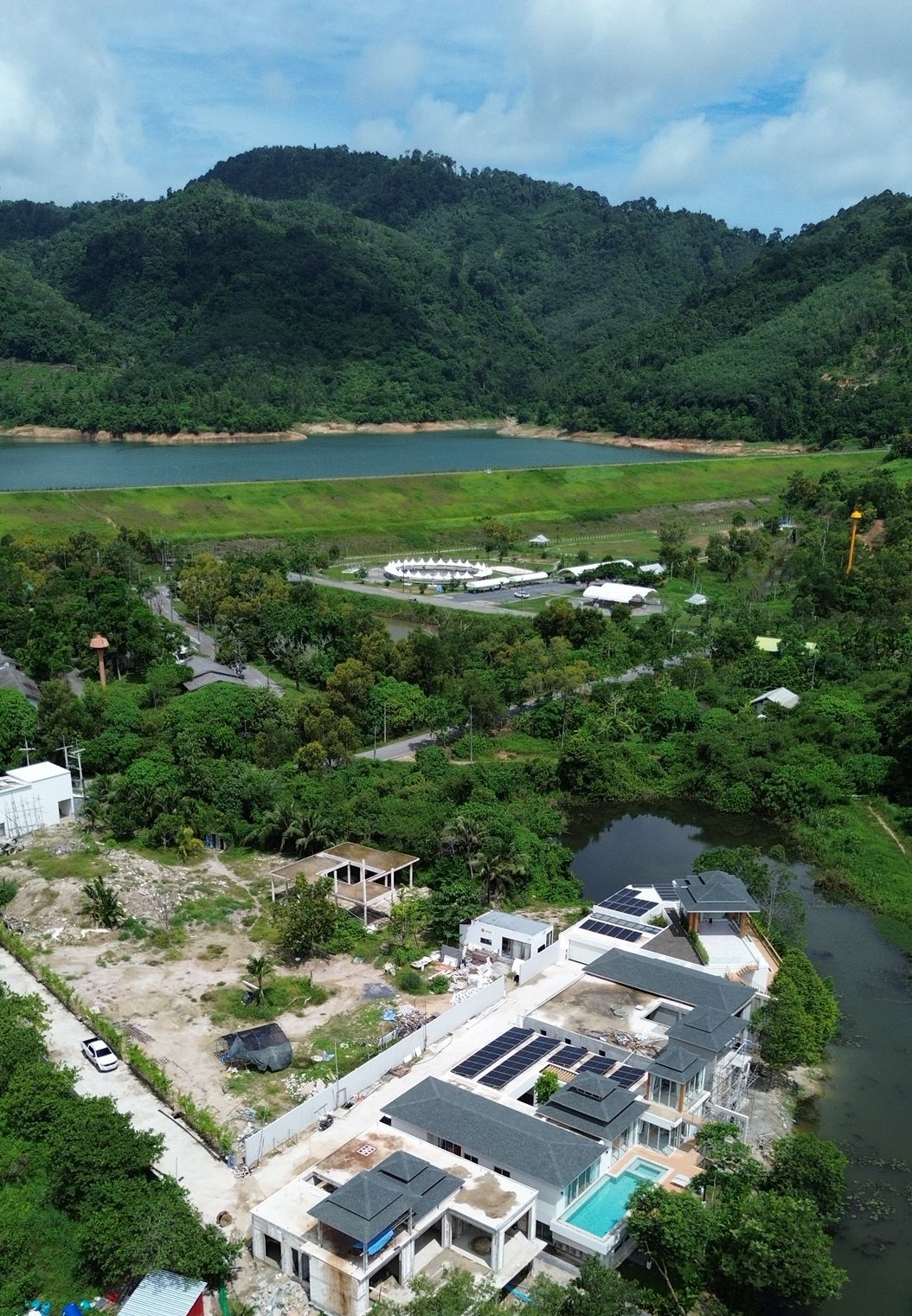 เลคฟร้อนท์วิลล่าบ้านมานิค-5 ห้องนอน (ID 155)