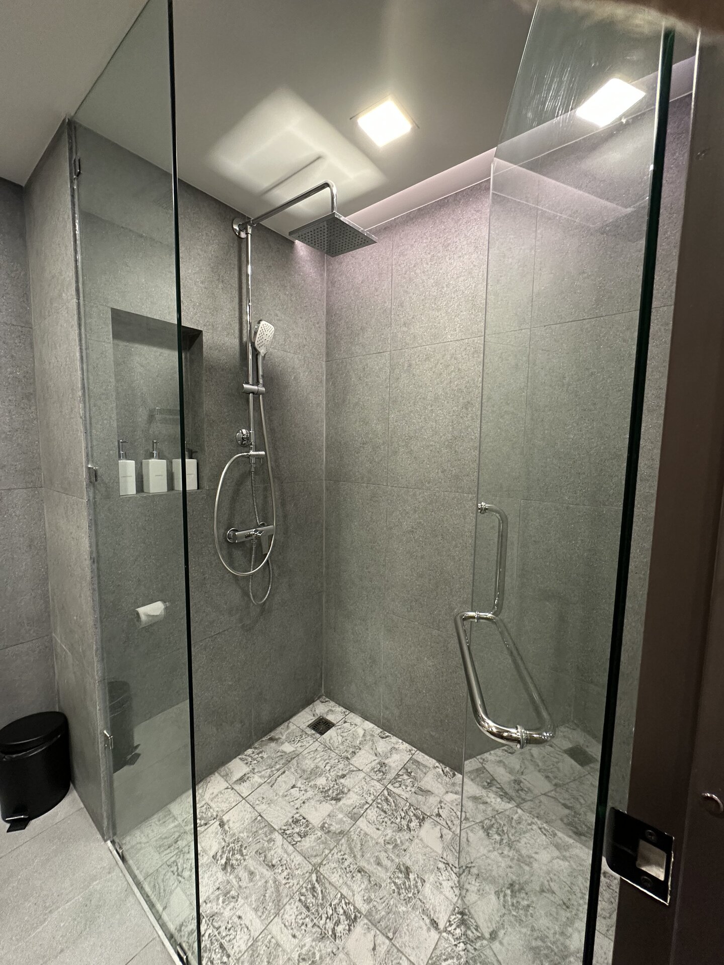 อพาร์ตเมนต์ 1 ห้องนอนเดอะพราวด์หาดกะรนห้อง 213 (ID 182)