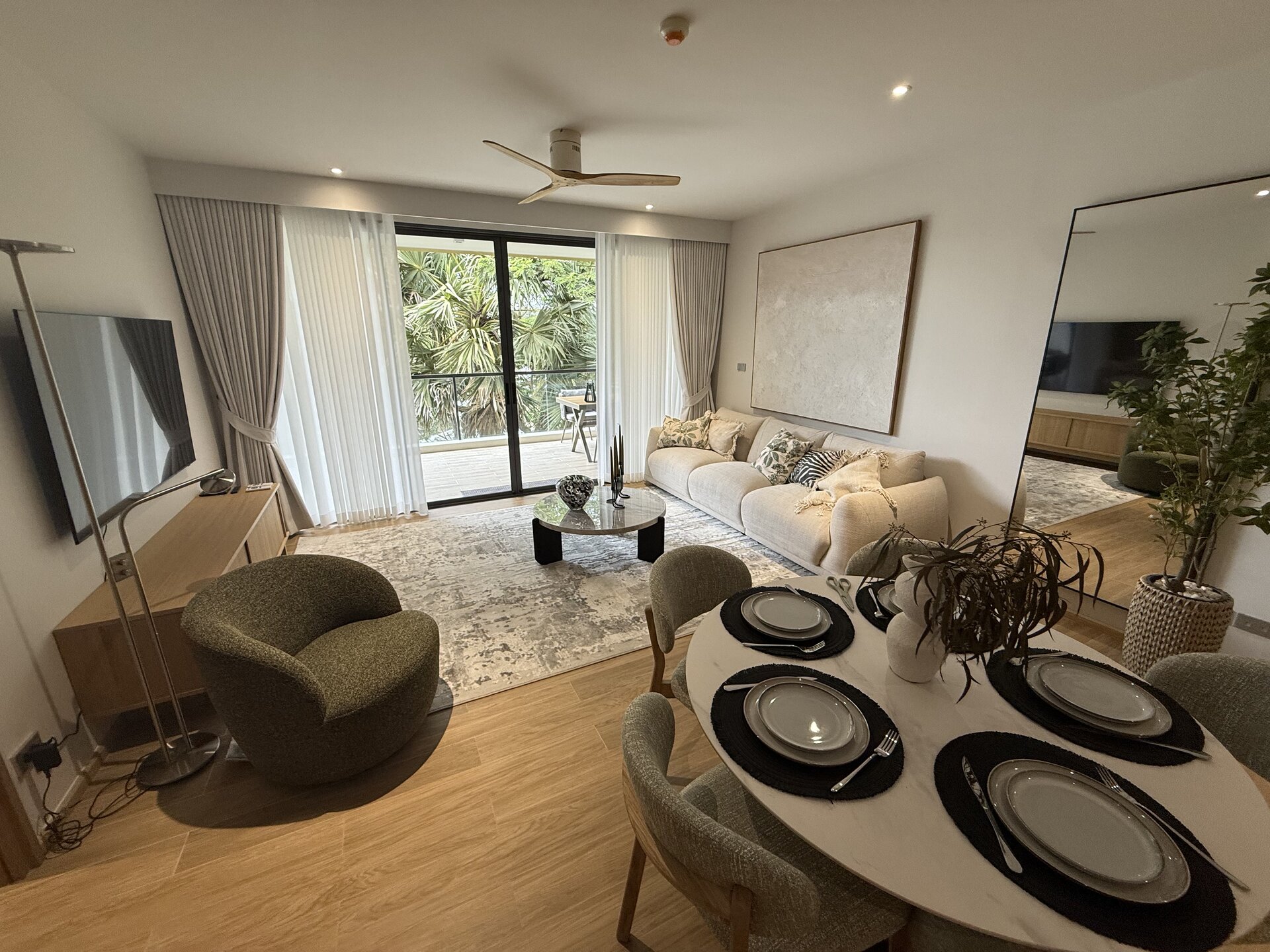 Laguna Beachside Residences (ID 606)