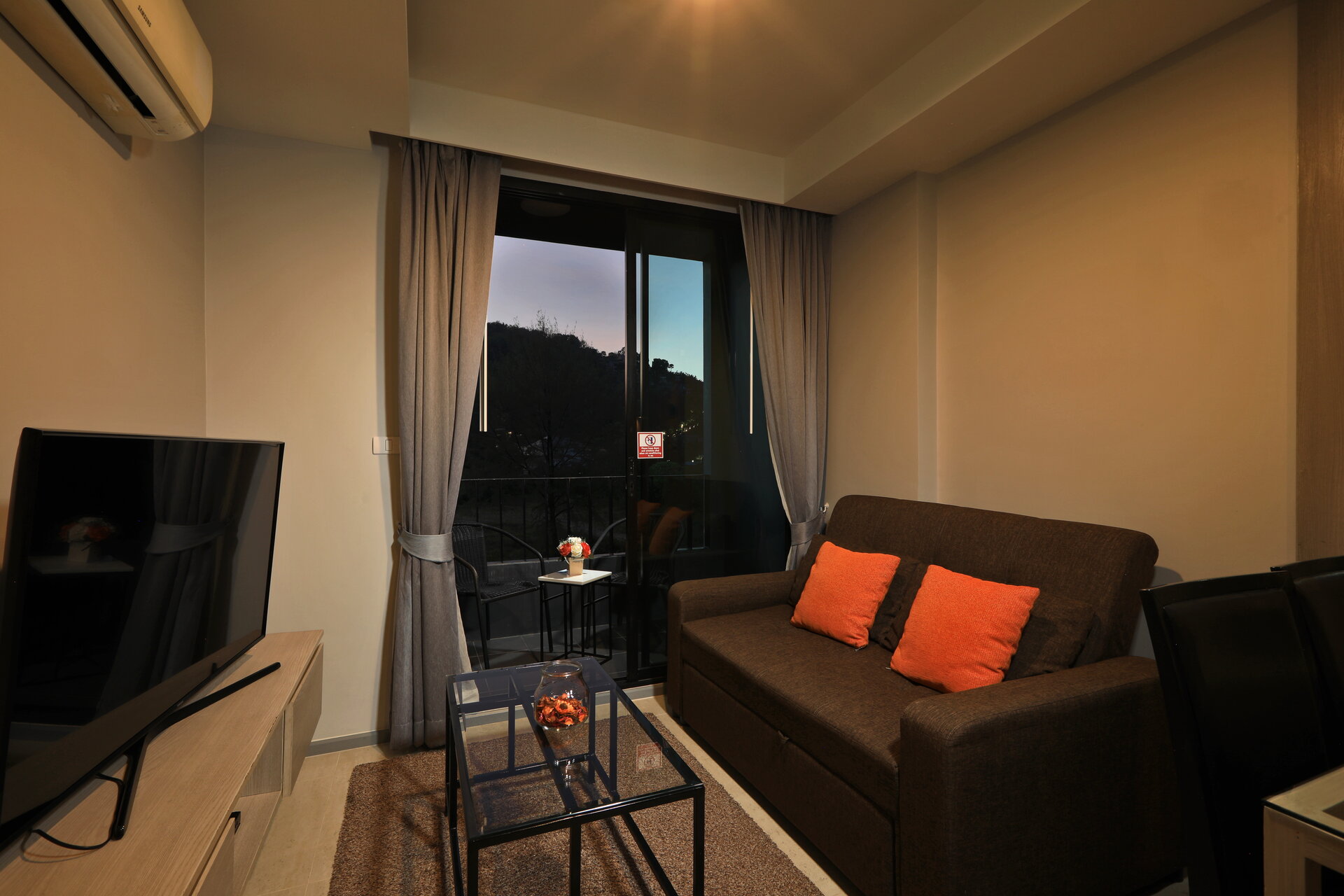 1 спальная квартира в 6th Avenue Condo (ID 62)