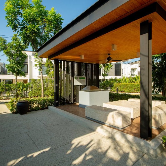 4 bedroom townhouse with swimming pool in Laguna Park (ID 49)