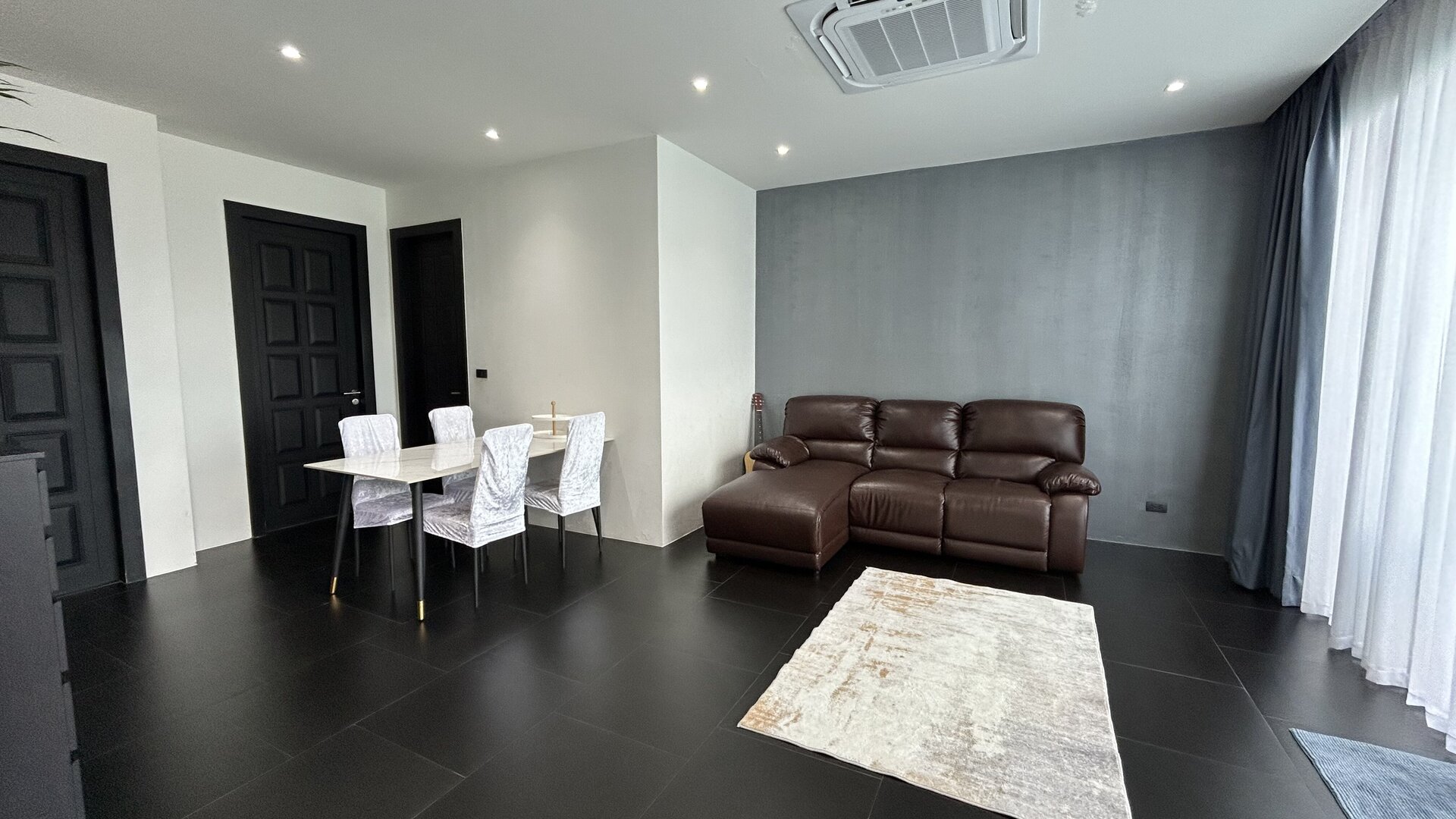 2 спальная вилла с бассейном в Чалонге (ID 1)