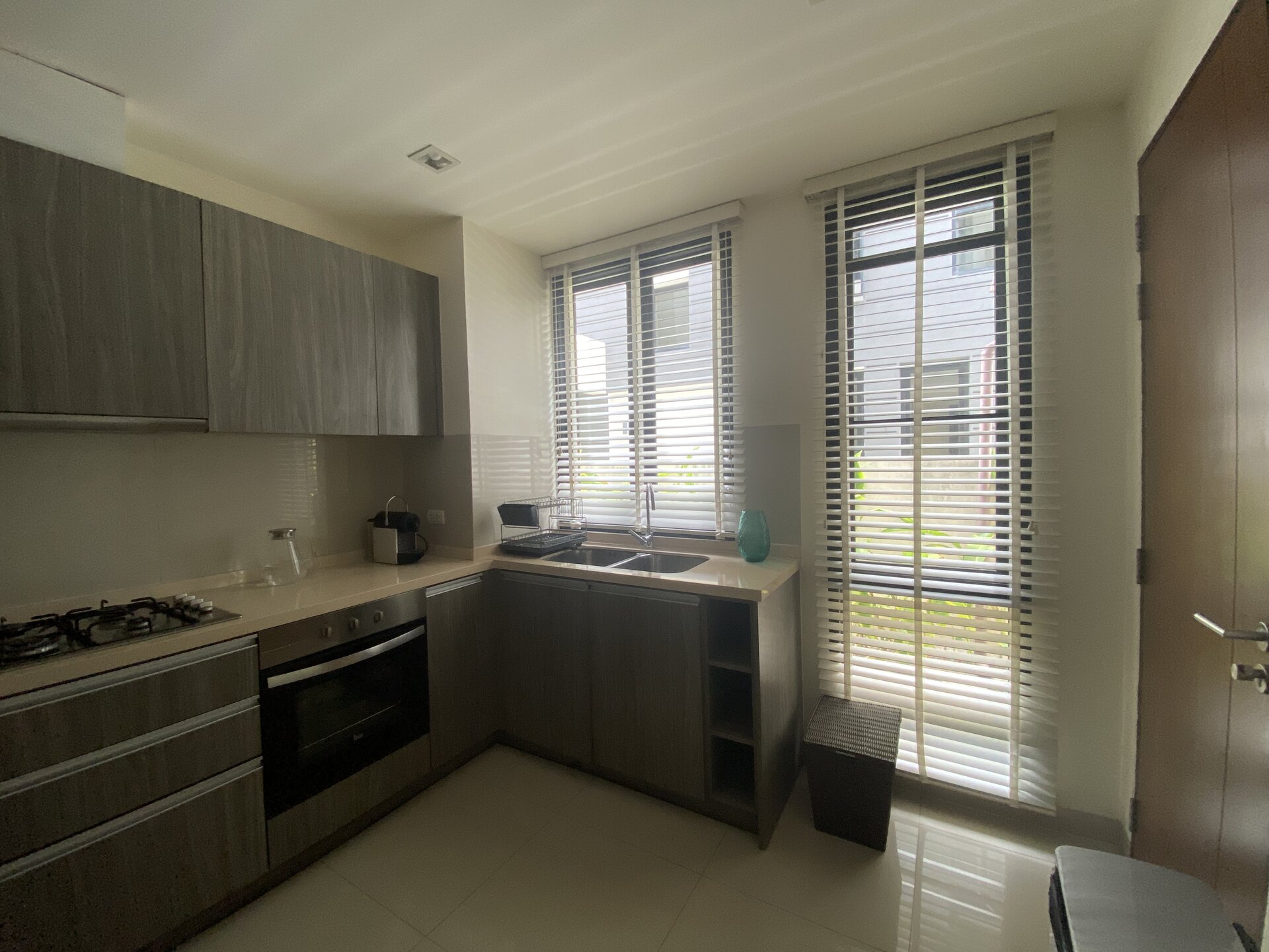 4 bedroom townhouse with swimming pool in Laguna Park (ID 49)