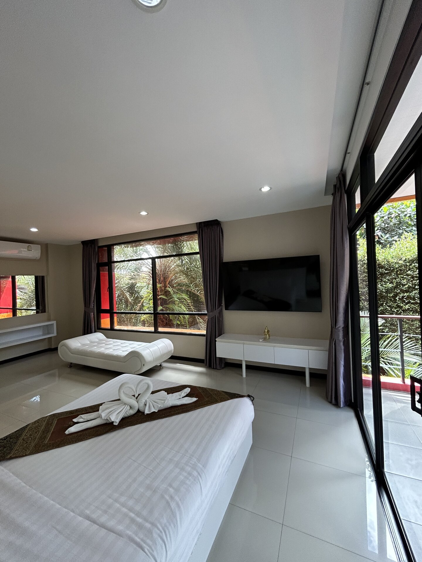 2 спальная квартира с террасой в NBC (ID 127)