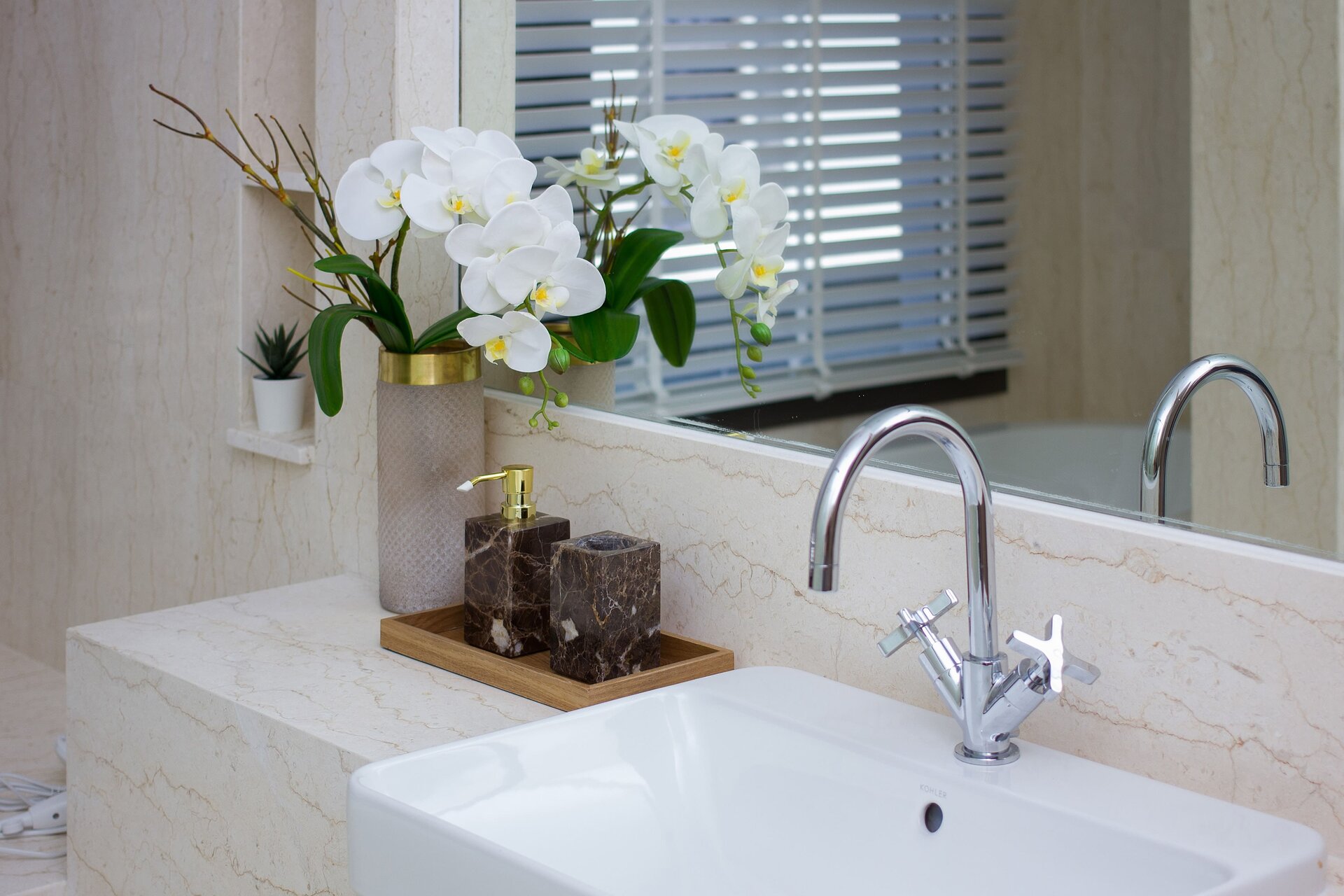 อพาร์ทเมนท์ 2 ห้องนอนในบ้านไม้ขาว (ID 134)