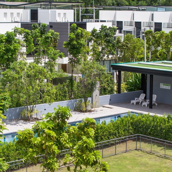 4 bedroom townhouse with swimming pool in Laguna Park (ID 49)