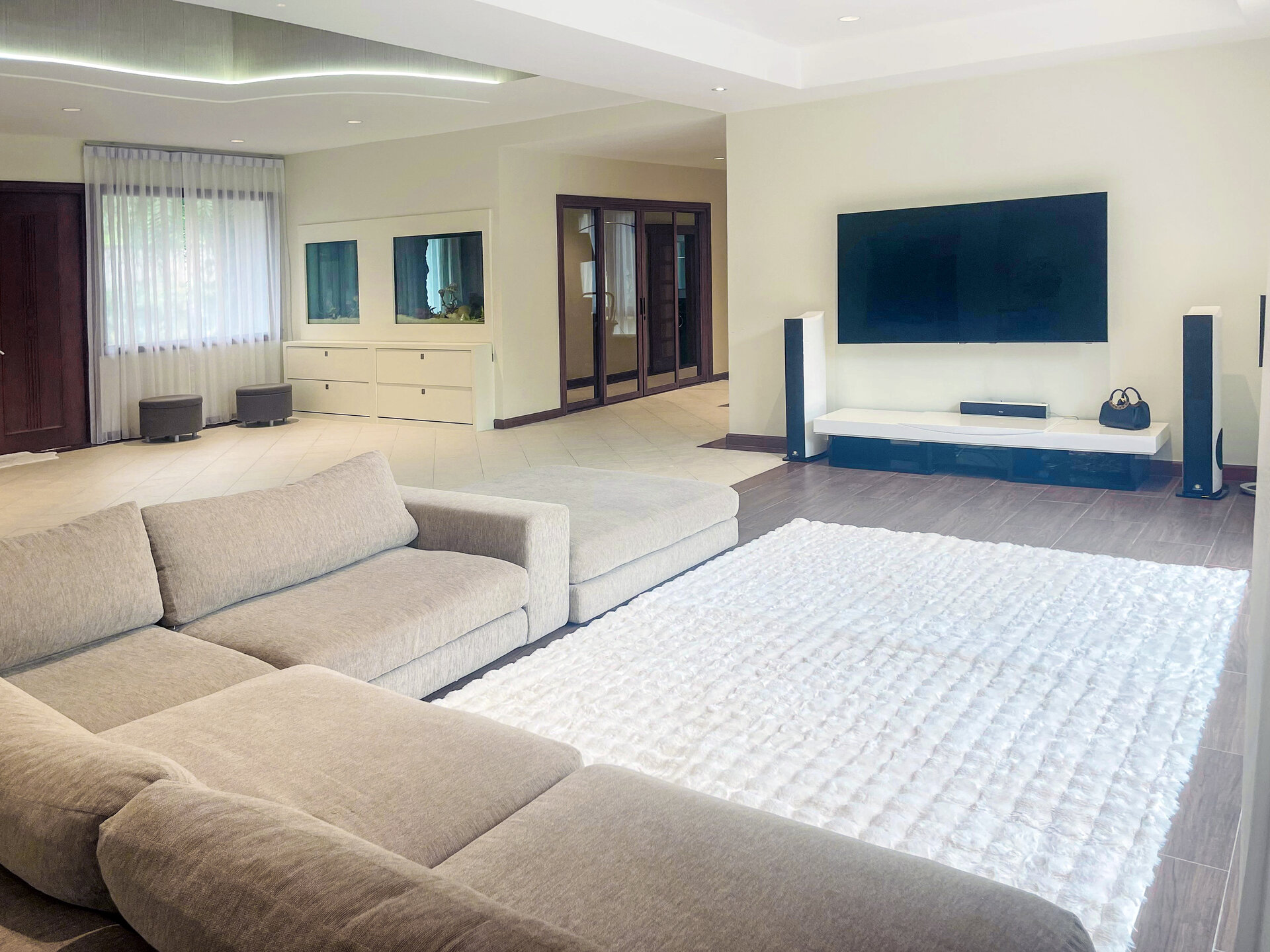 วิลล่าปรับปรุงใหม่ในลากูน่า (ID 623)