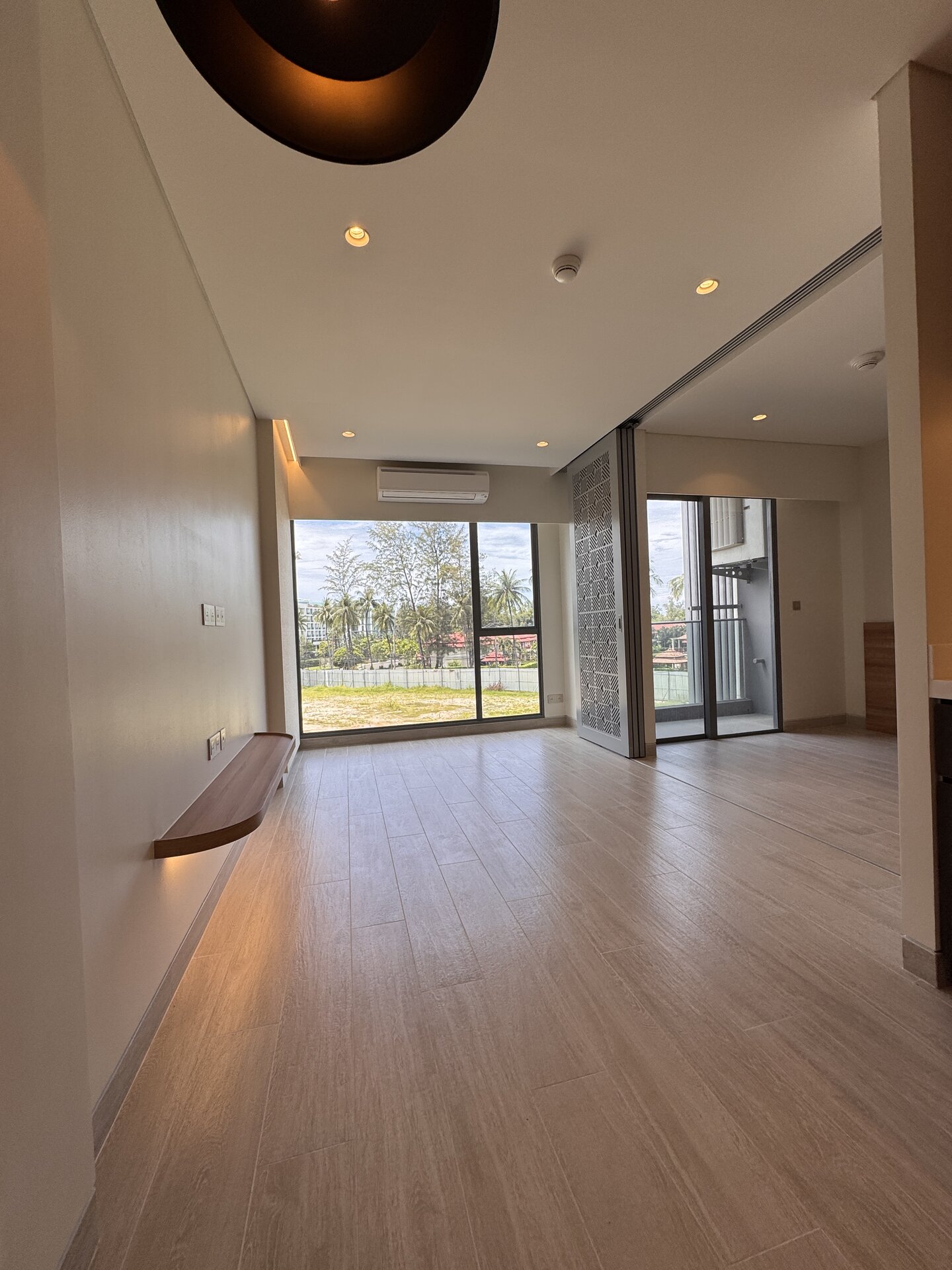 Продажа 1-спальной квартиры с видом на озеро в Laguna Lakeside (ID 508)