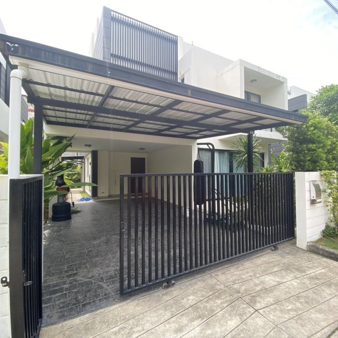 4 bedroom townhouse with swimming pool in Laguna Park (ID 49)