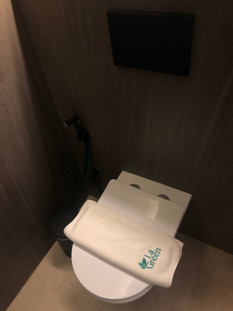 拉扬绿色公园第一期一居室公寓 (ID 144)