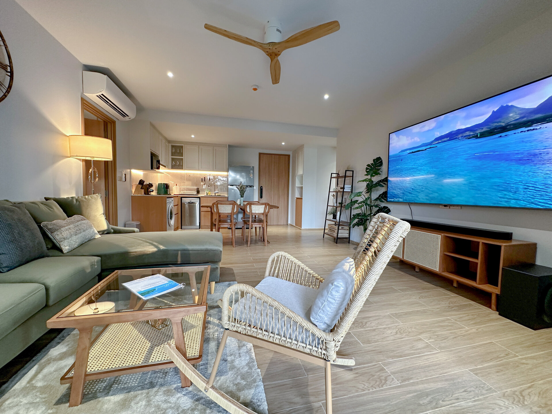 ลากูน่าบีชไซด์ (ID 553)