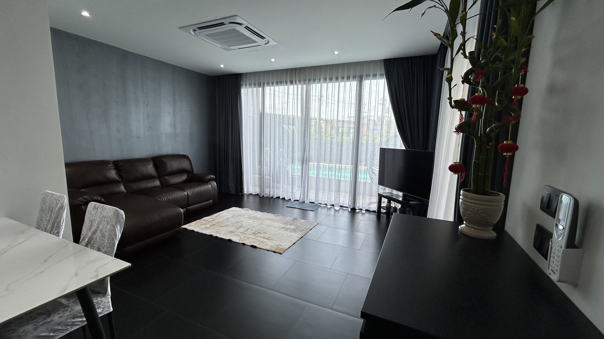 2 спальная вилла с бассейном в Чалонге (ID 1)