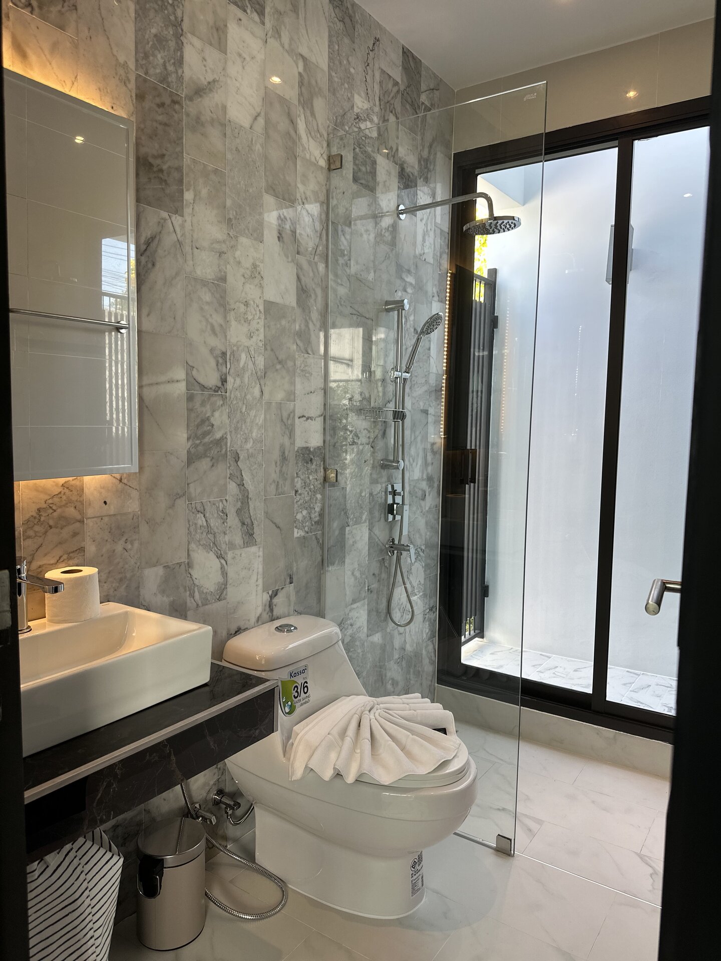 The 8 pool villa (ID 566)