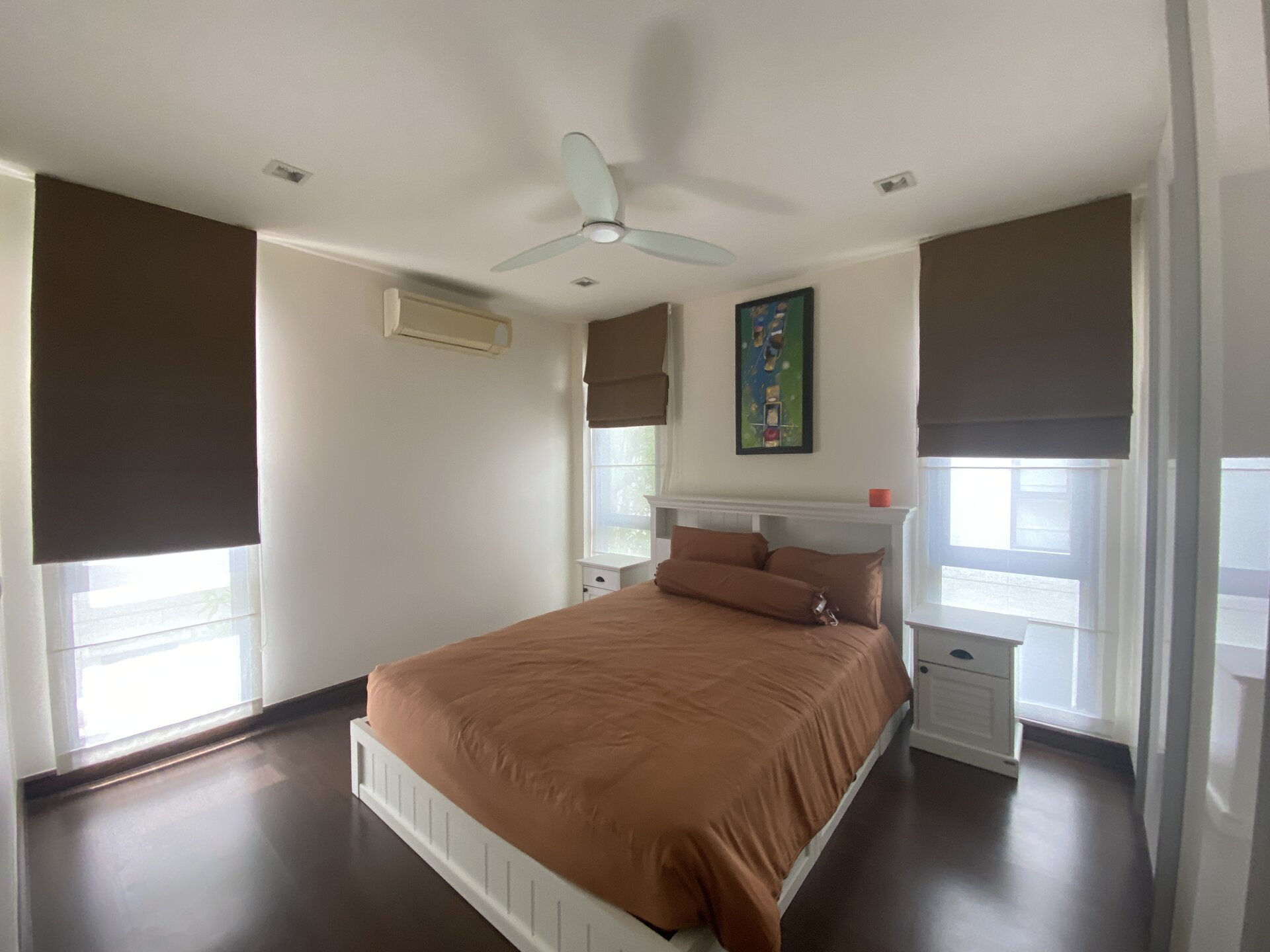 4 bedroom townhouse with swimming pool in Laguna Park (ID 49)