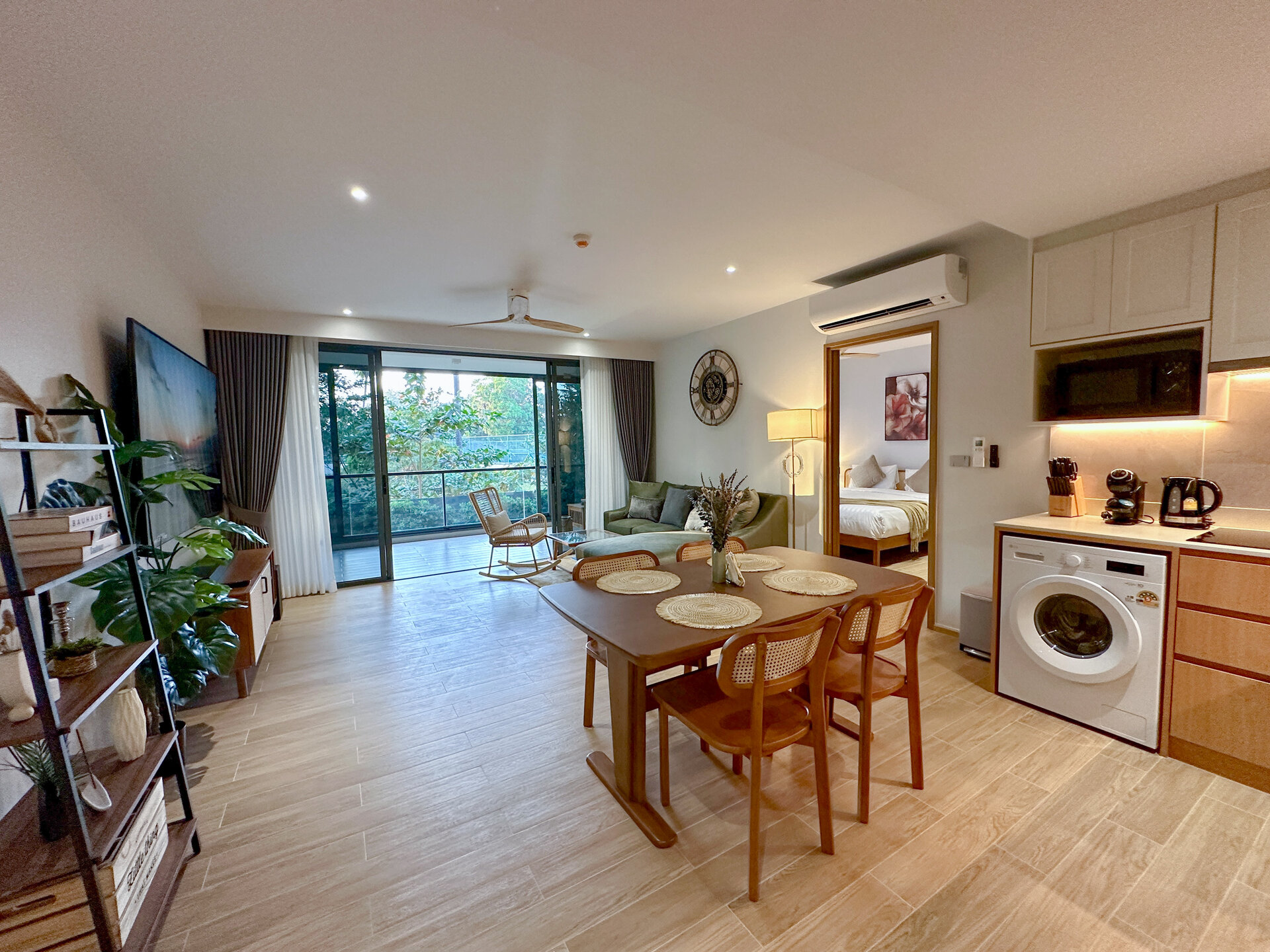 ลากูน่าบีชไซด์ (ID 553)