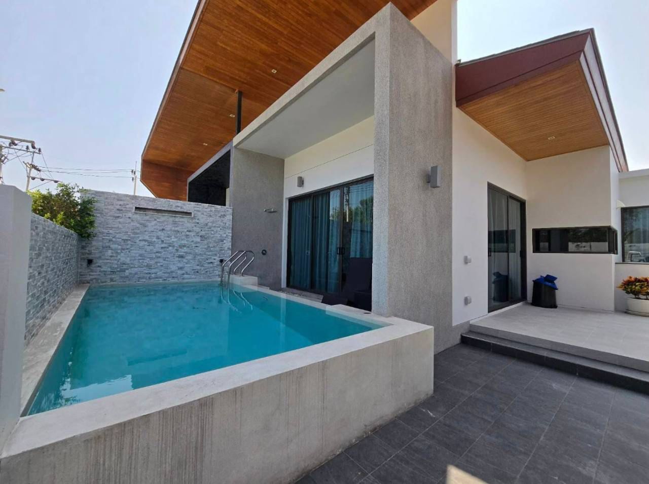The 8 pool villa (ID 599)