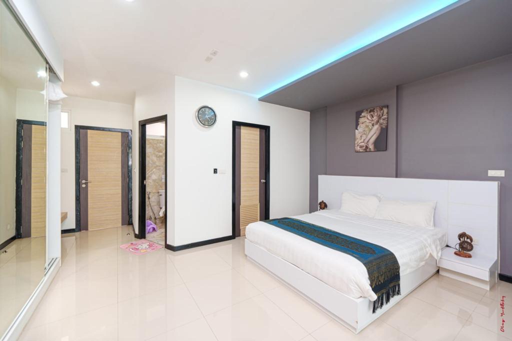 Продажа студии в NBC (ID 356)