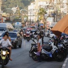 Иллюстрация к статье: Транспорт и пробки на Пхукете: где жить, чтобы не терять время на дорогу