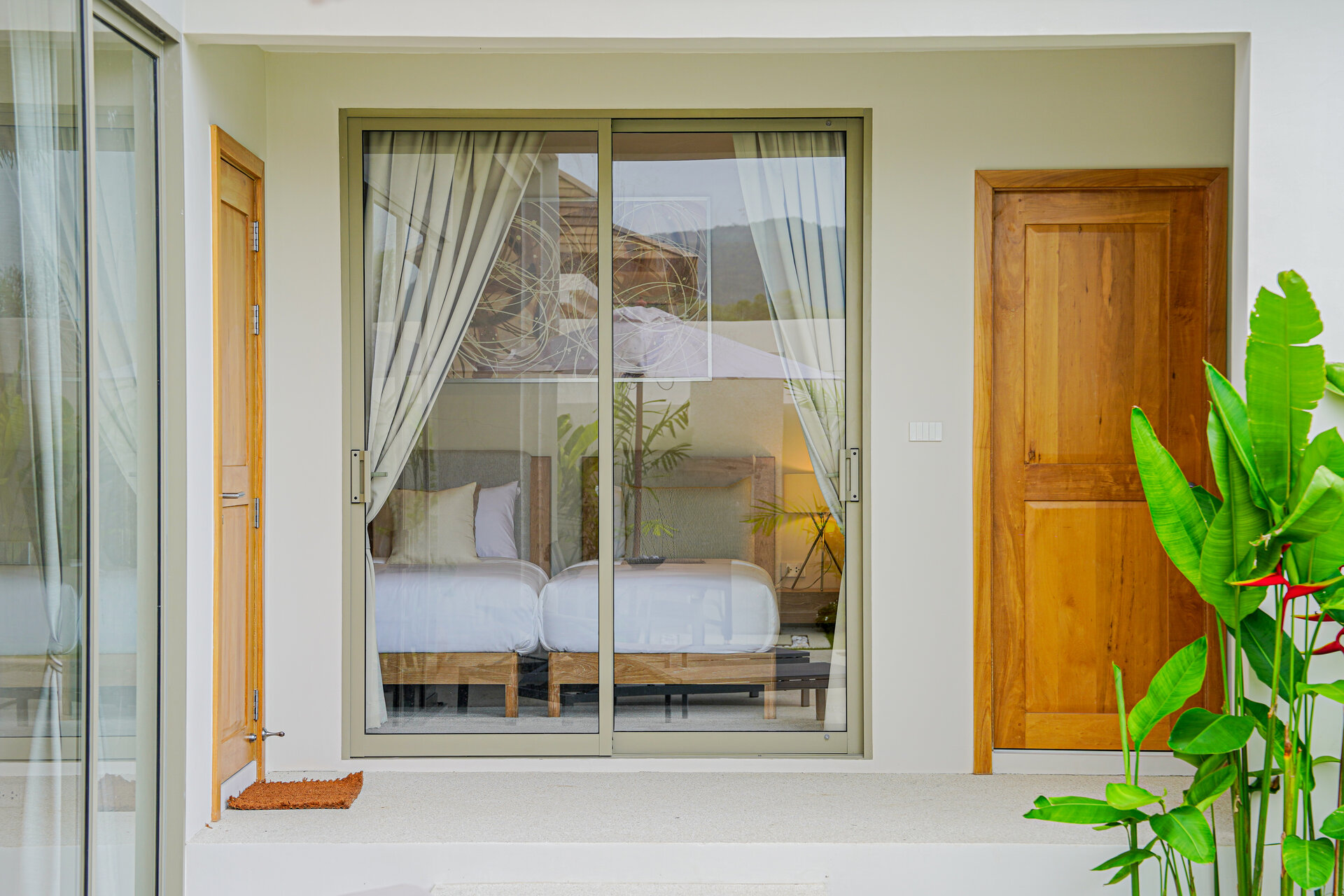 ตรีชาดาอาซัวร์ (ID 688)