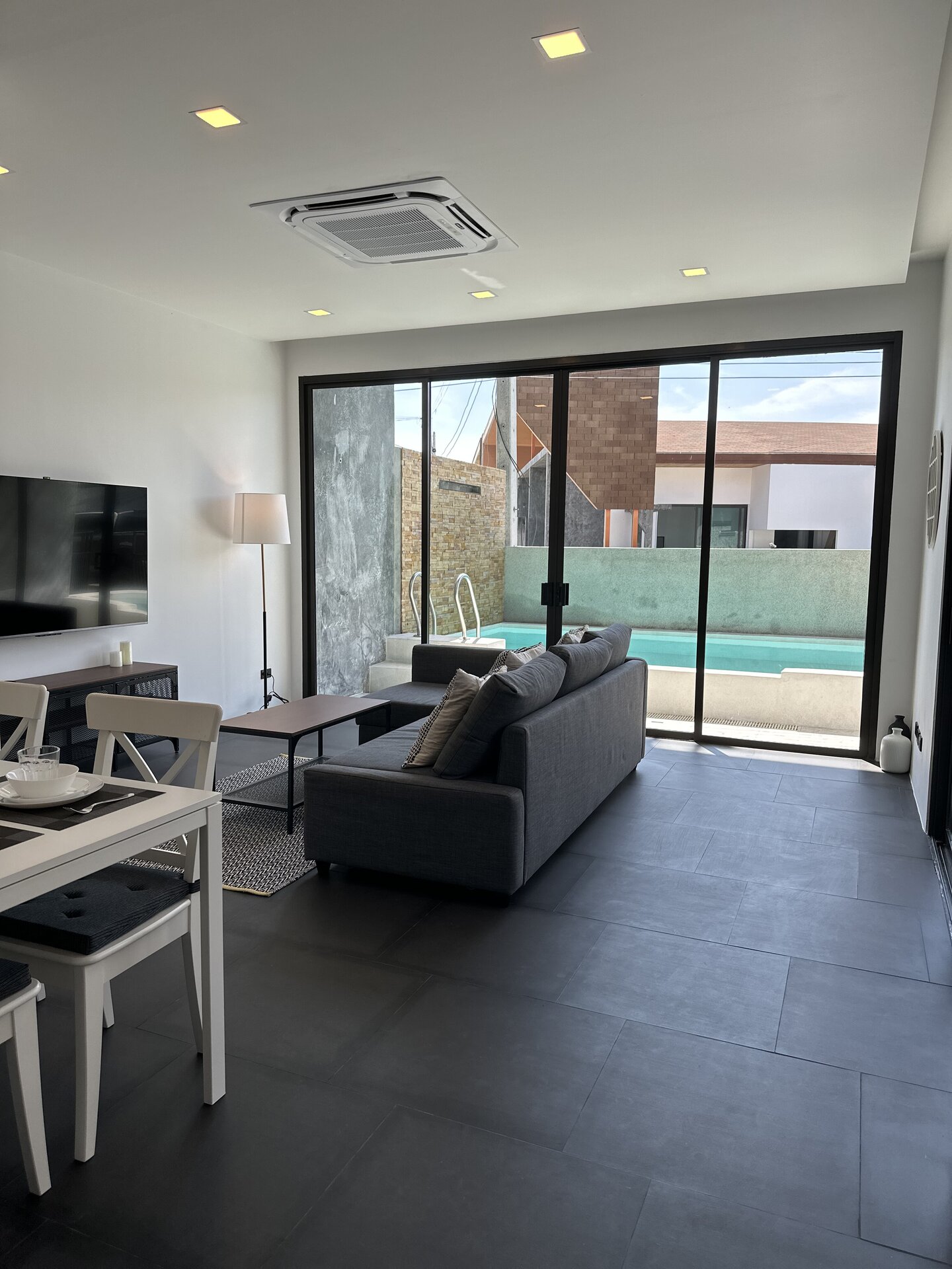 The 8 pool villa (ID 566)