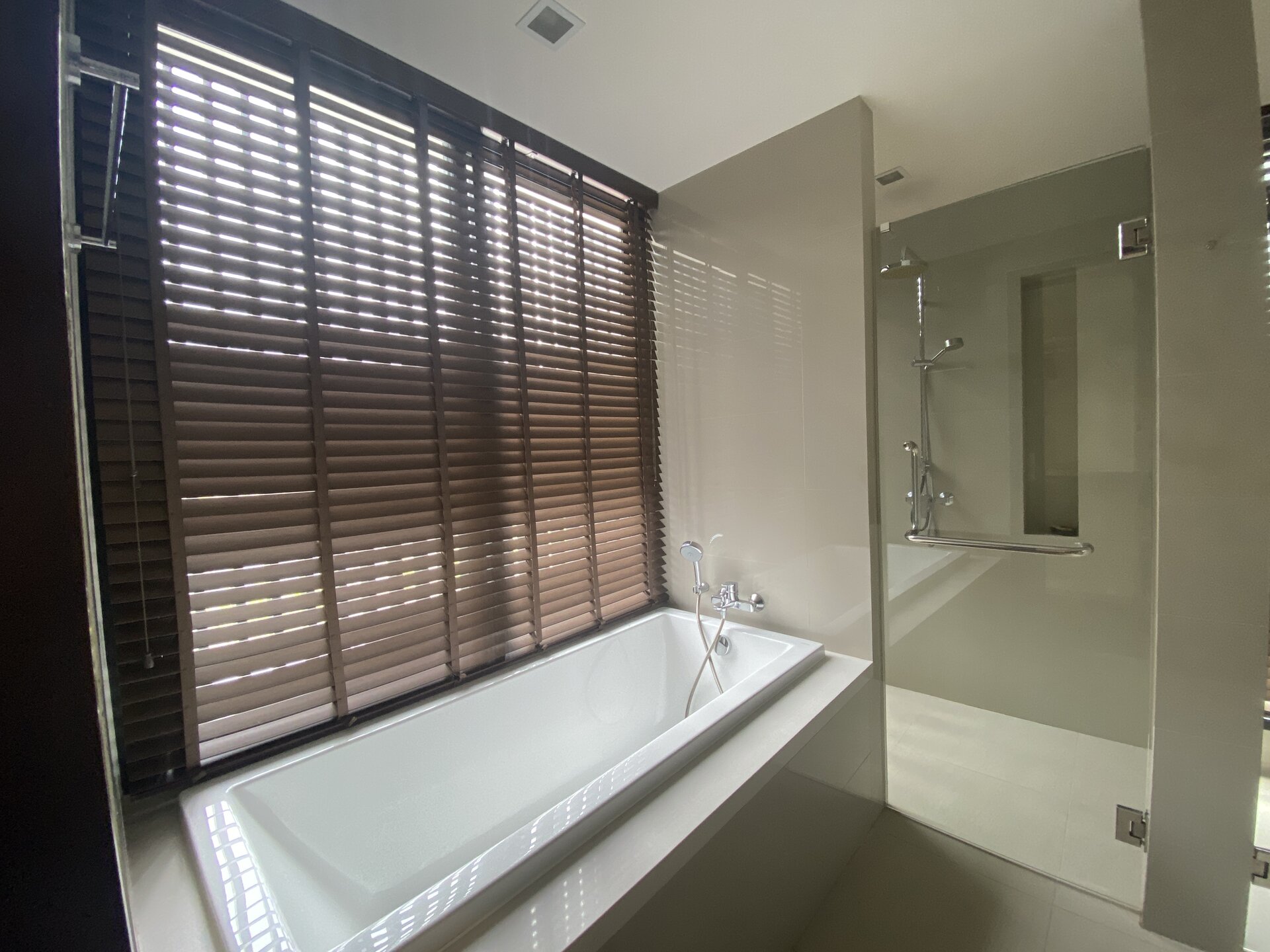 4 bedroom townhouse with swimming pool in Laguna Park (ID 49)