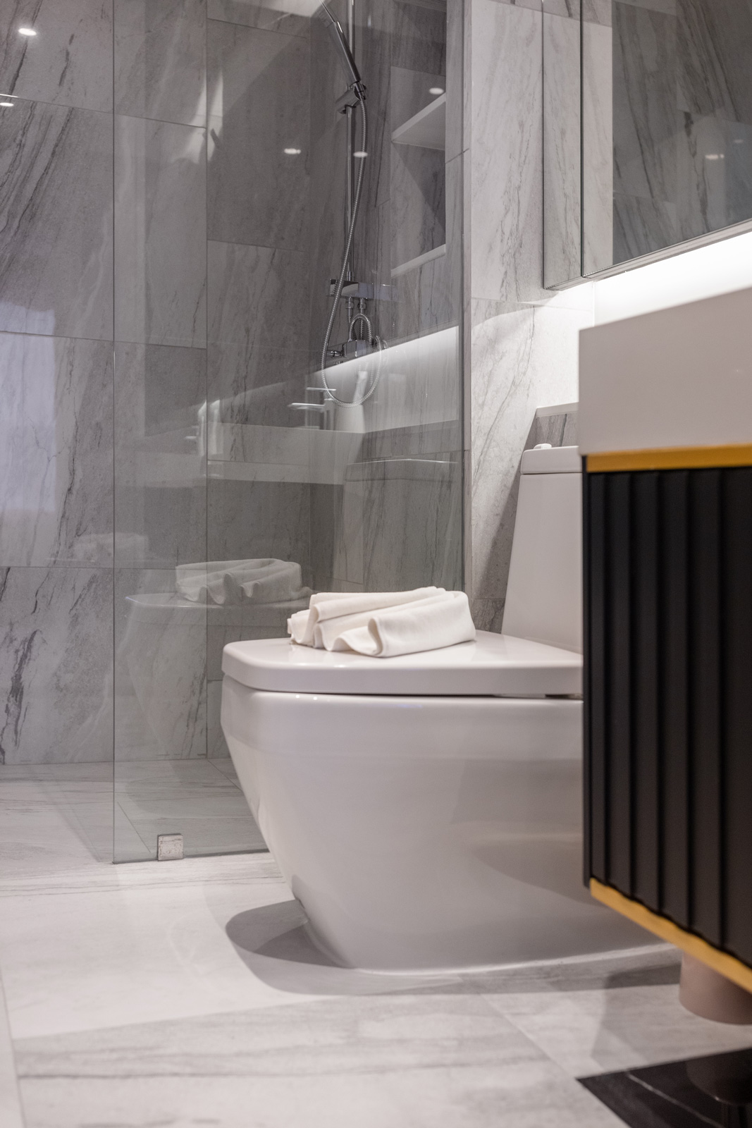 Bellevue Lagoon unit 414 (ID 701)