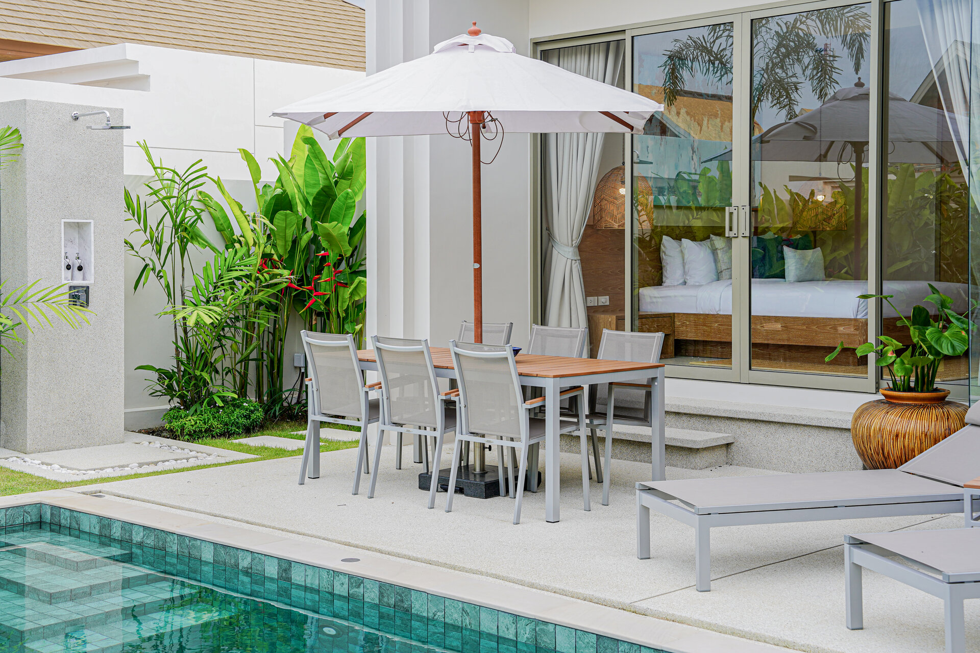 ตรีชาดาอาซัวร์ (ID 688)