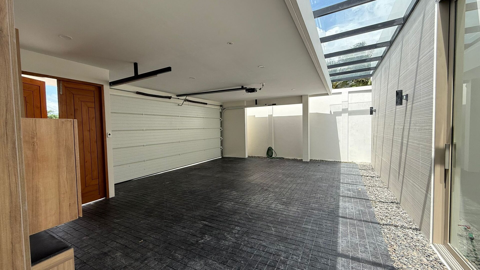 เลคฟร้อนท์วิลล่าบ้านมานิค-5 ห้องนอน (ID 155)