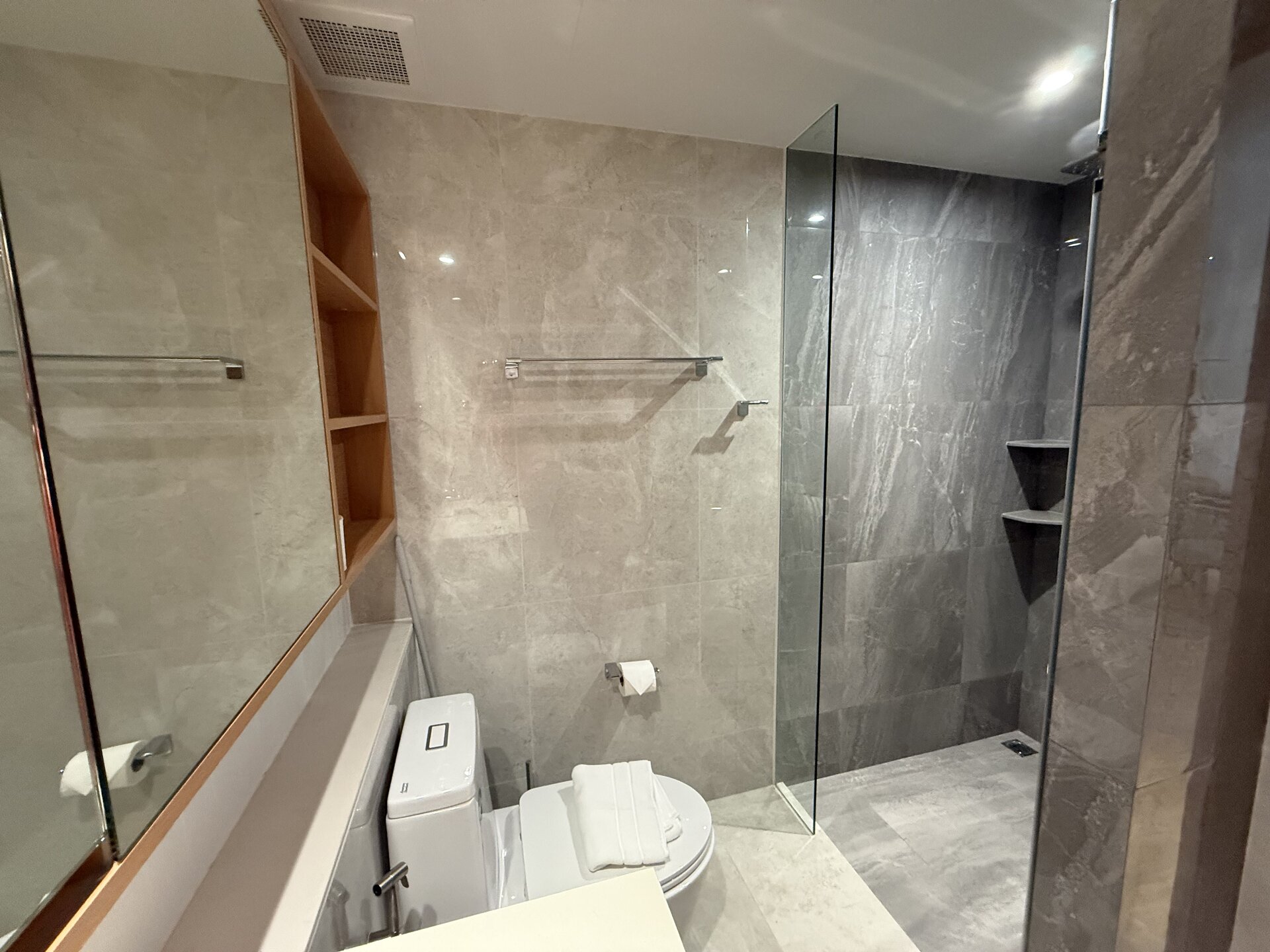 Laguna Beachside Residences (ID 606)