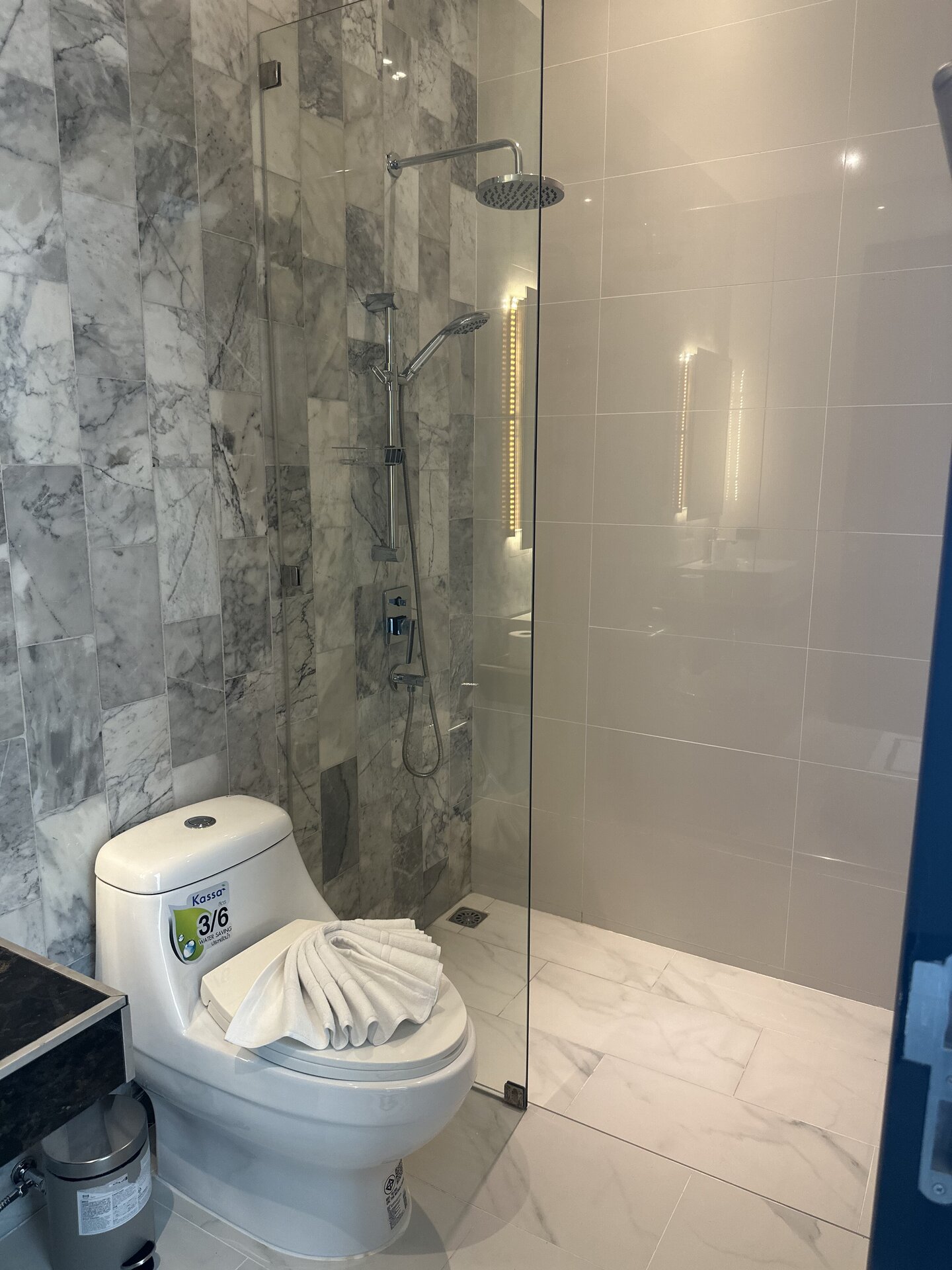 The 8 pool villa (ID 566)