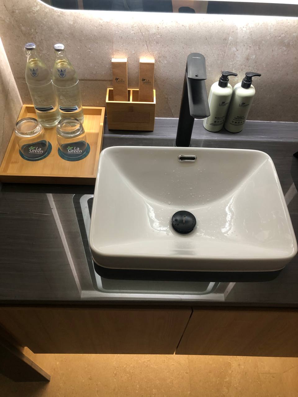 拉扬绿色公园第一期一居室公寓 (ID 144)