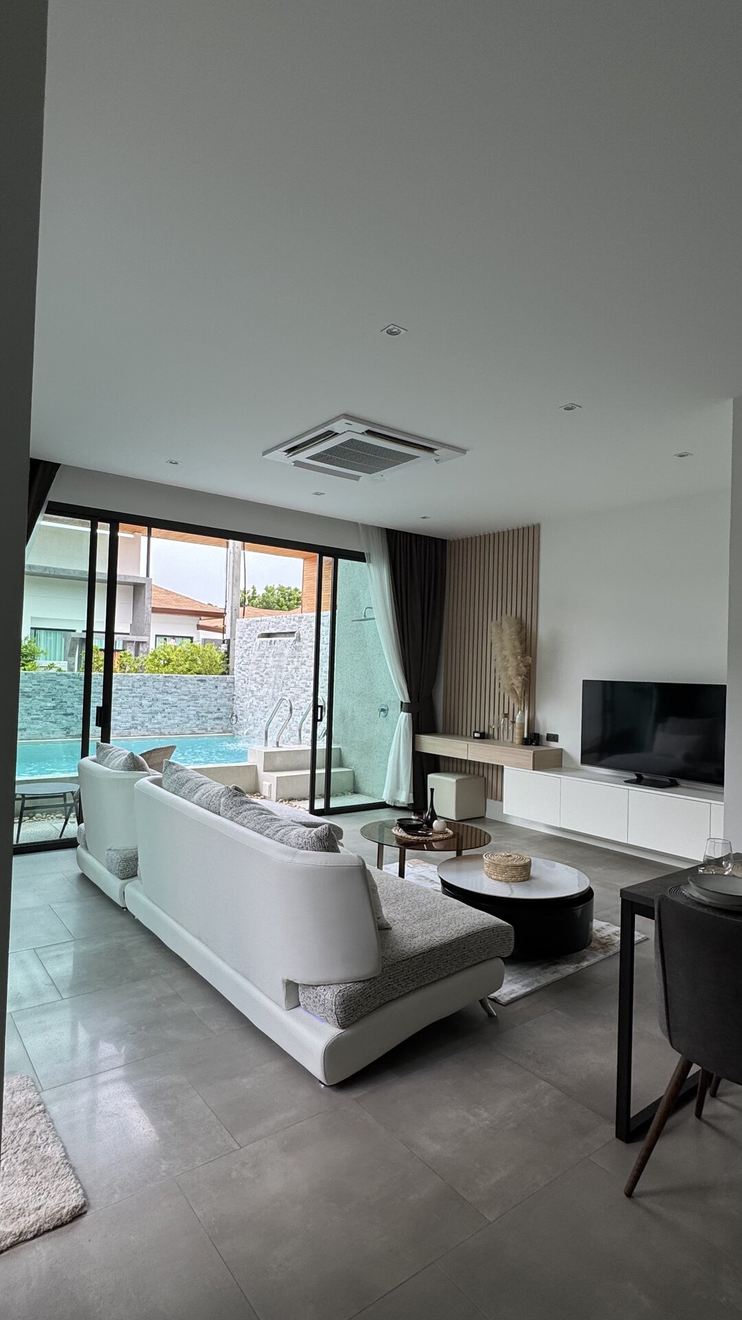 The 8 pool villa (ID 598)