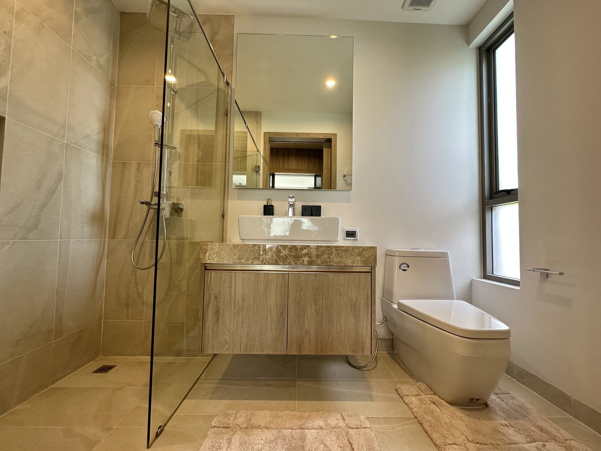 Аренда люксовой 3 спальной виллы в Zenity (ID 281)