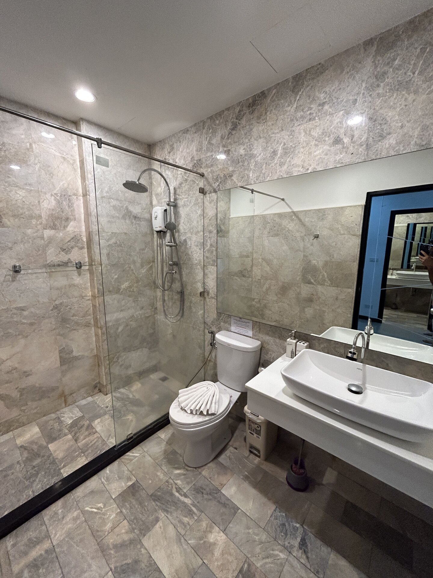 2 спальная квартира с террасой в NBC (ID 127)