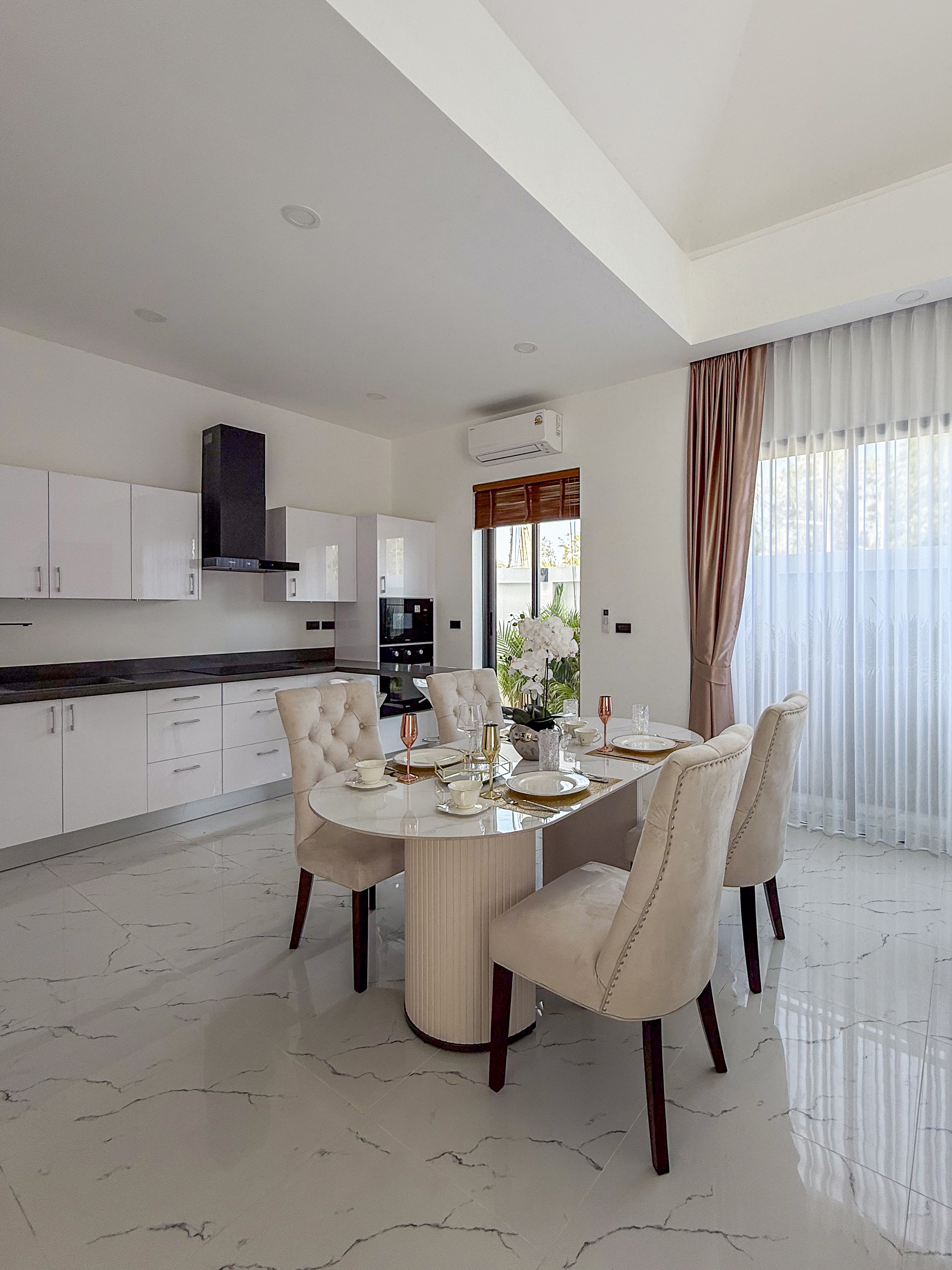 Продажа 3-спальной виллы Villa Nai Harn Residence (ID 523)
