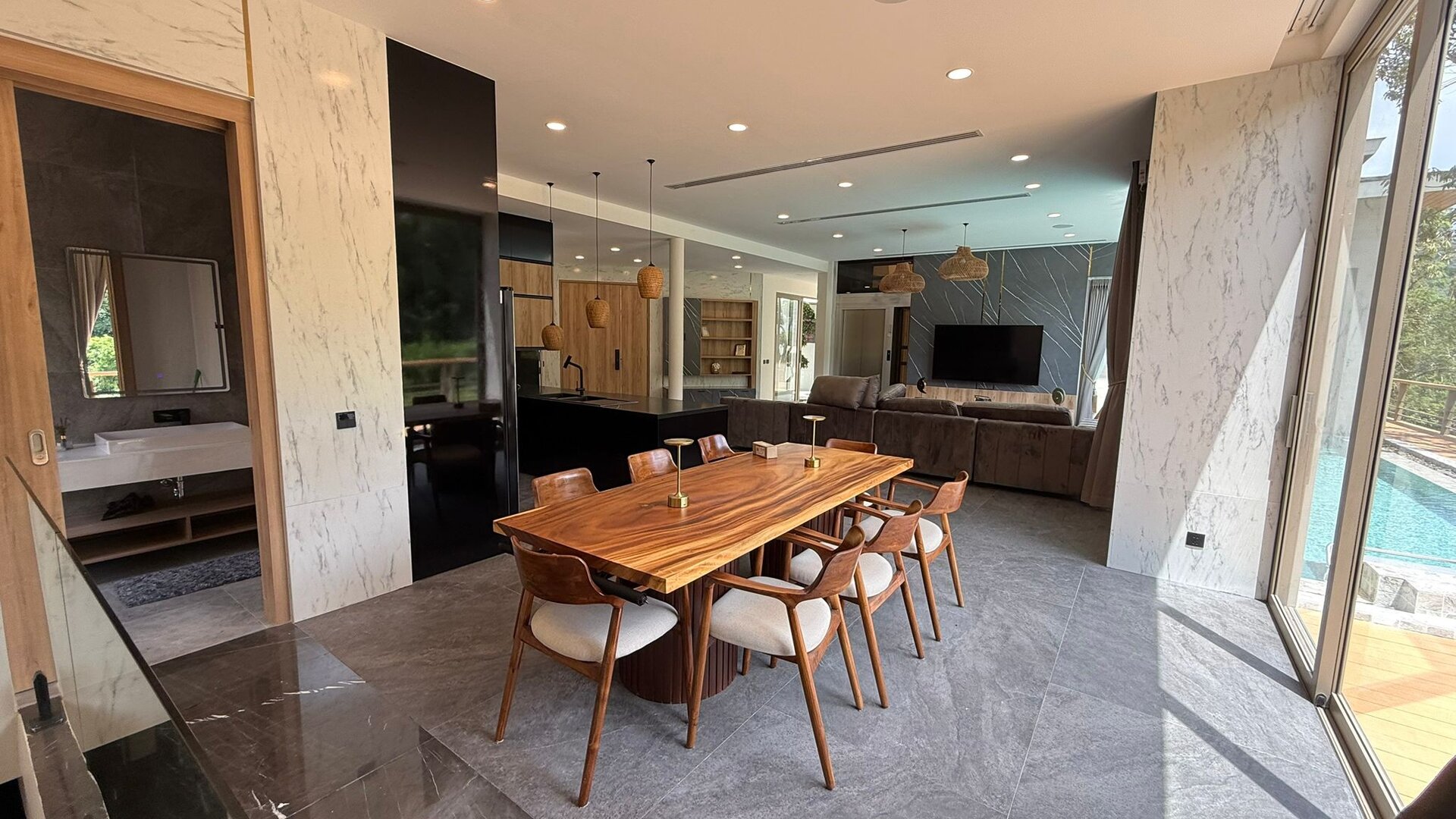 เลคฟร้อนท์วิลล่าบ้านมานิค-5 ห้องนอน (ID 155)