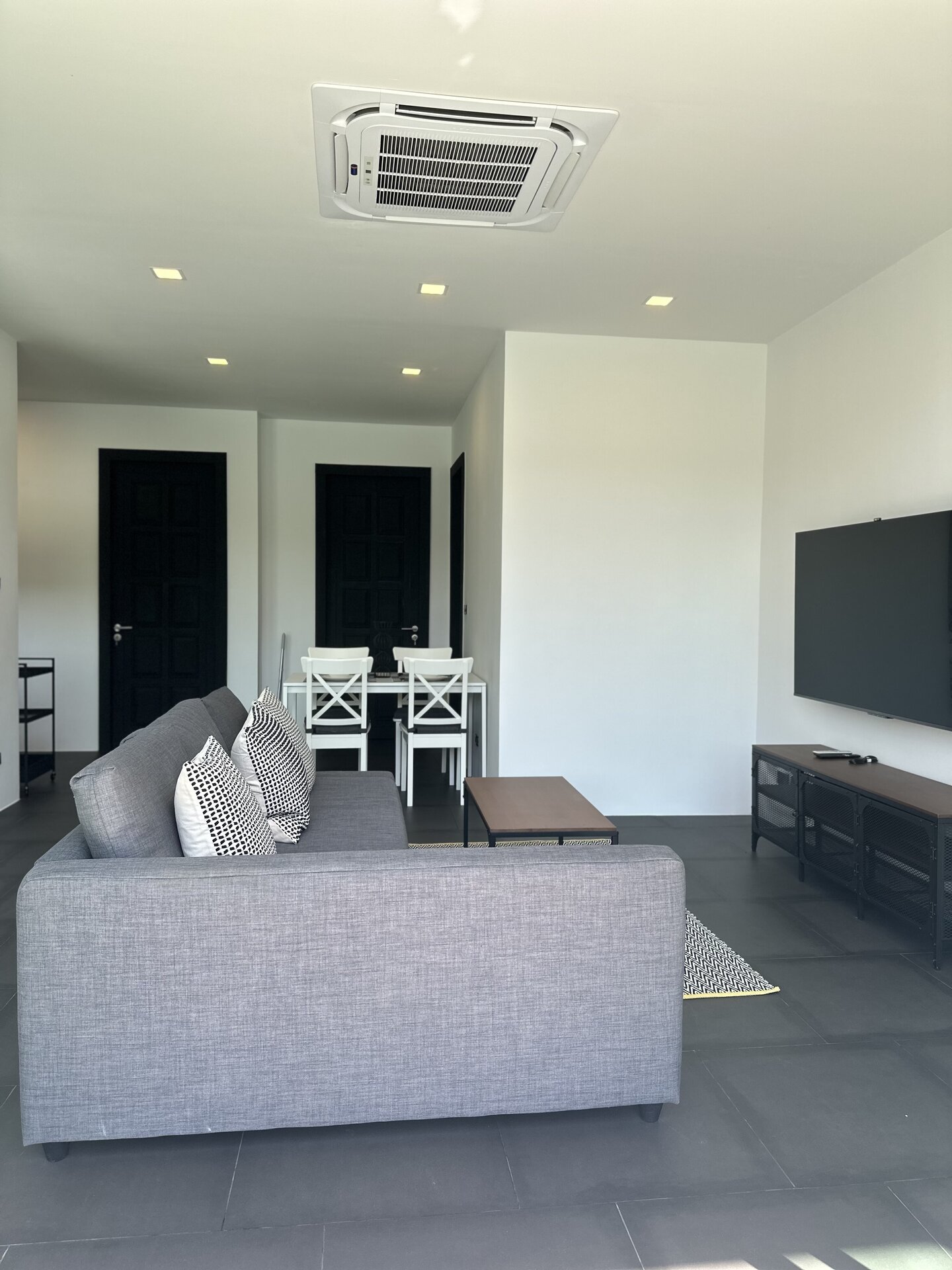 The 8 pool villa (ID 566)