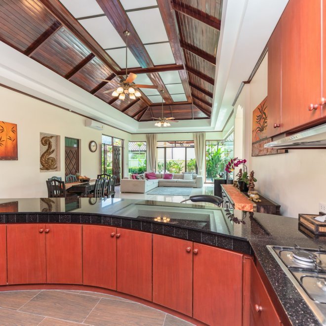 Аренда — роскошная вилла с 3+1 спальнями рядом с пляжем БангТао (ID 288)