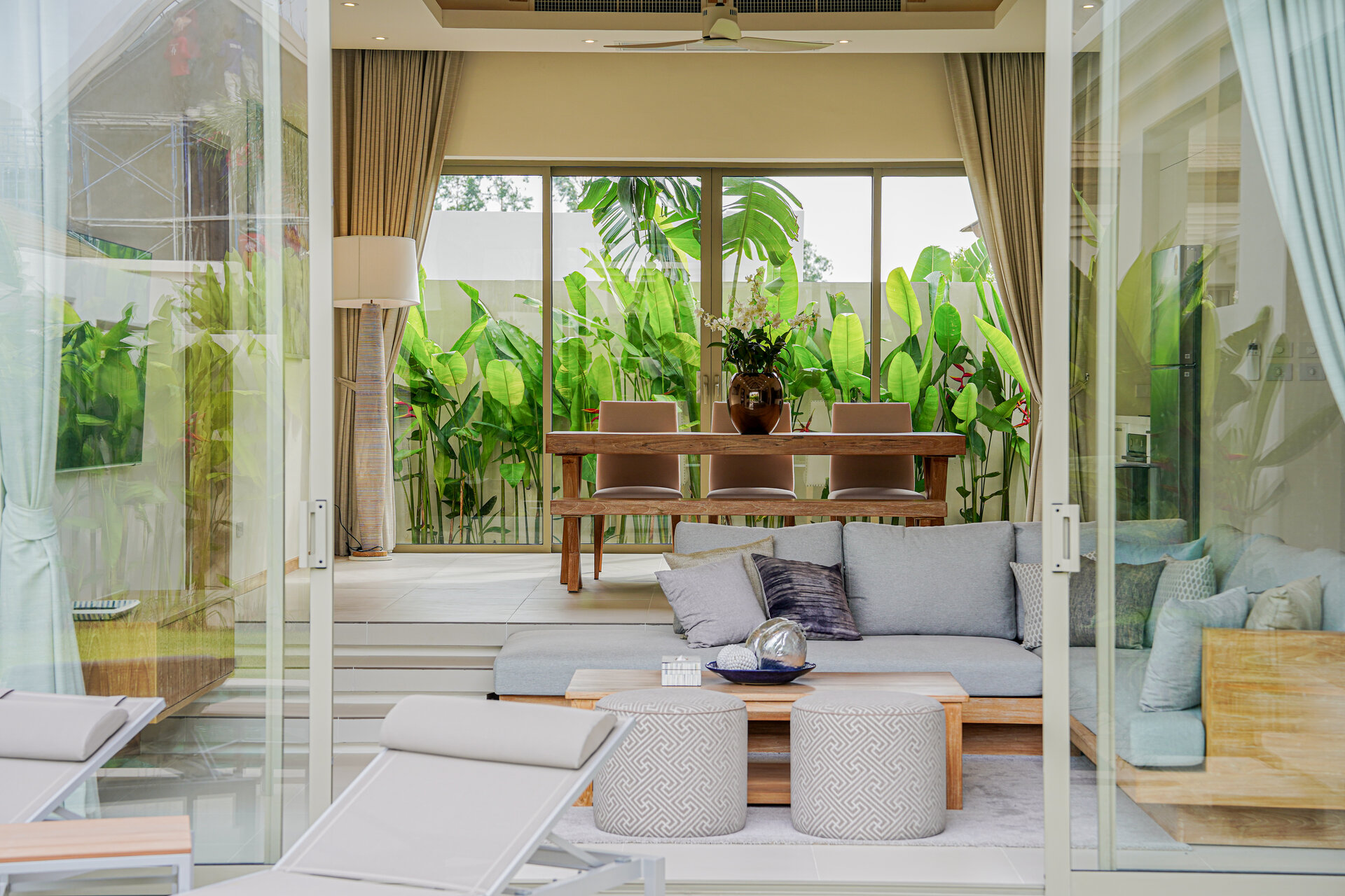 ตรีชาดาอาซัวร์ (ID 688)