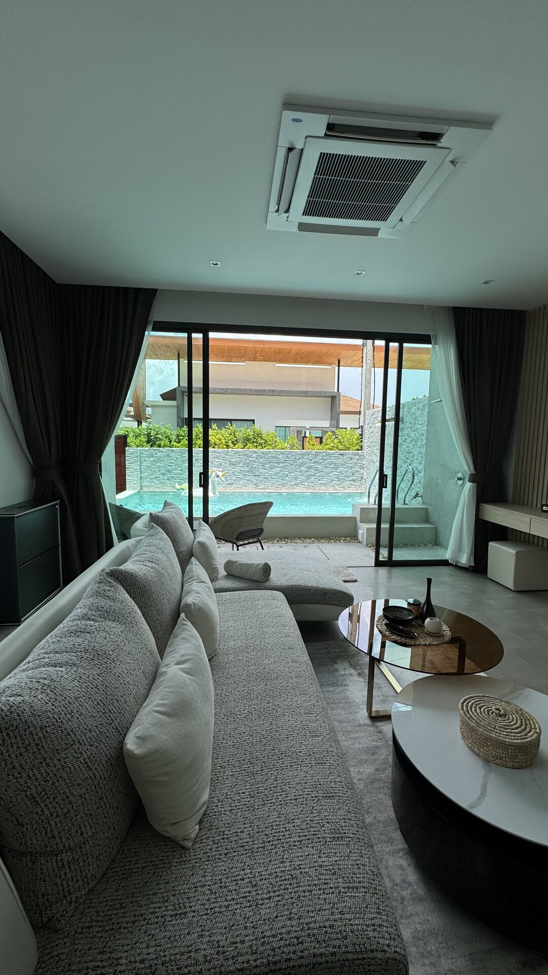 The 8 pool villa (ID 598)