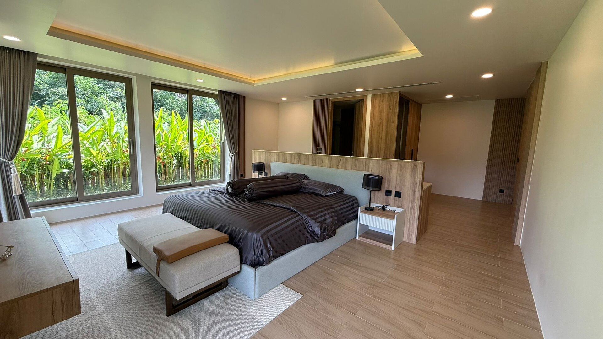 เลคฟร้อนท์วิลล่าบ้านมานิค-5 ห้องนอน (ID 155)