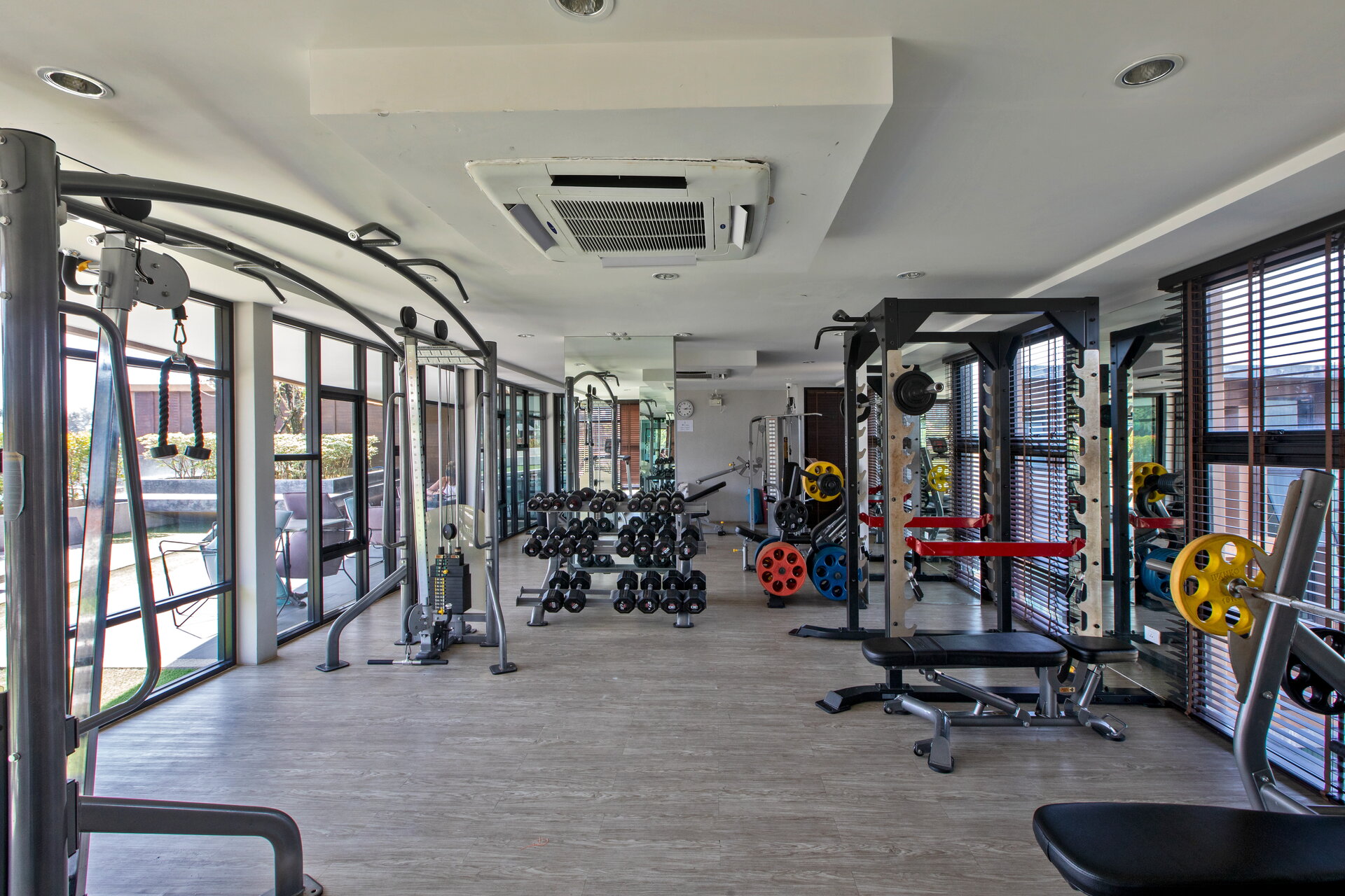 Продам 1 спальную квартиру в 6th Avenue Condo (ID 64)