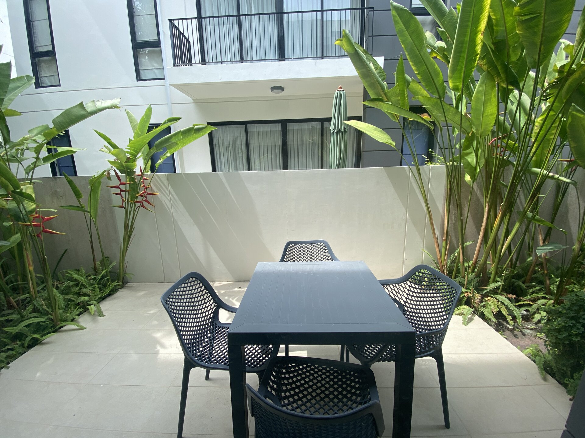 4 bedroom townhouse with swimming pool in Laguna Park (ID 49)