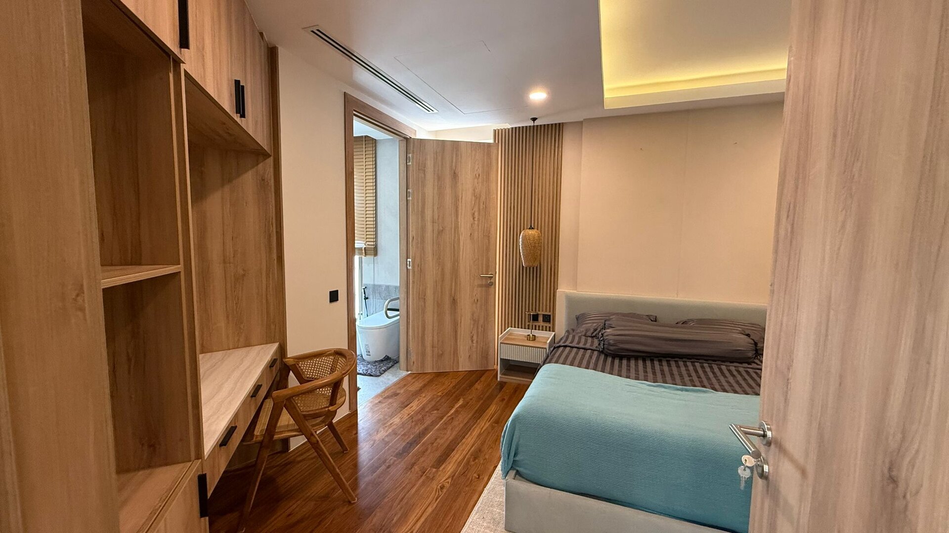 เลคฟร้อนท์วิลล่าบ้านมานิค-5 ห้องนอน (ID 155)