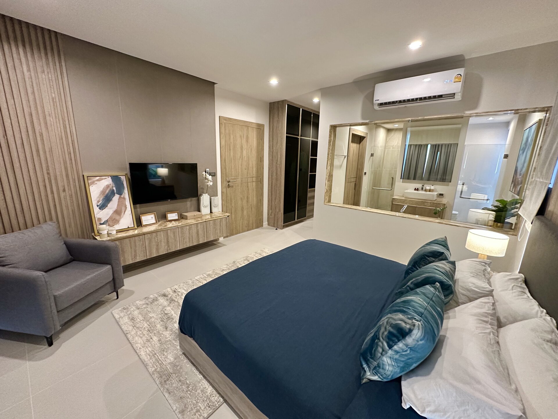 Аренда люксовой 3 спальной виллы в Zenity (ID 281)