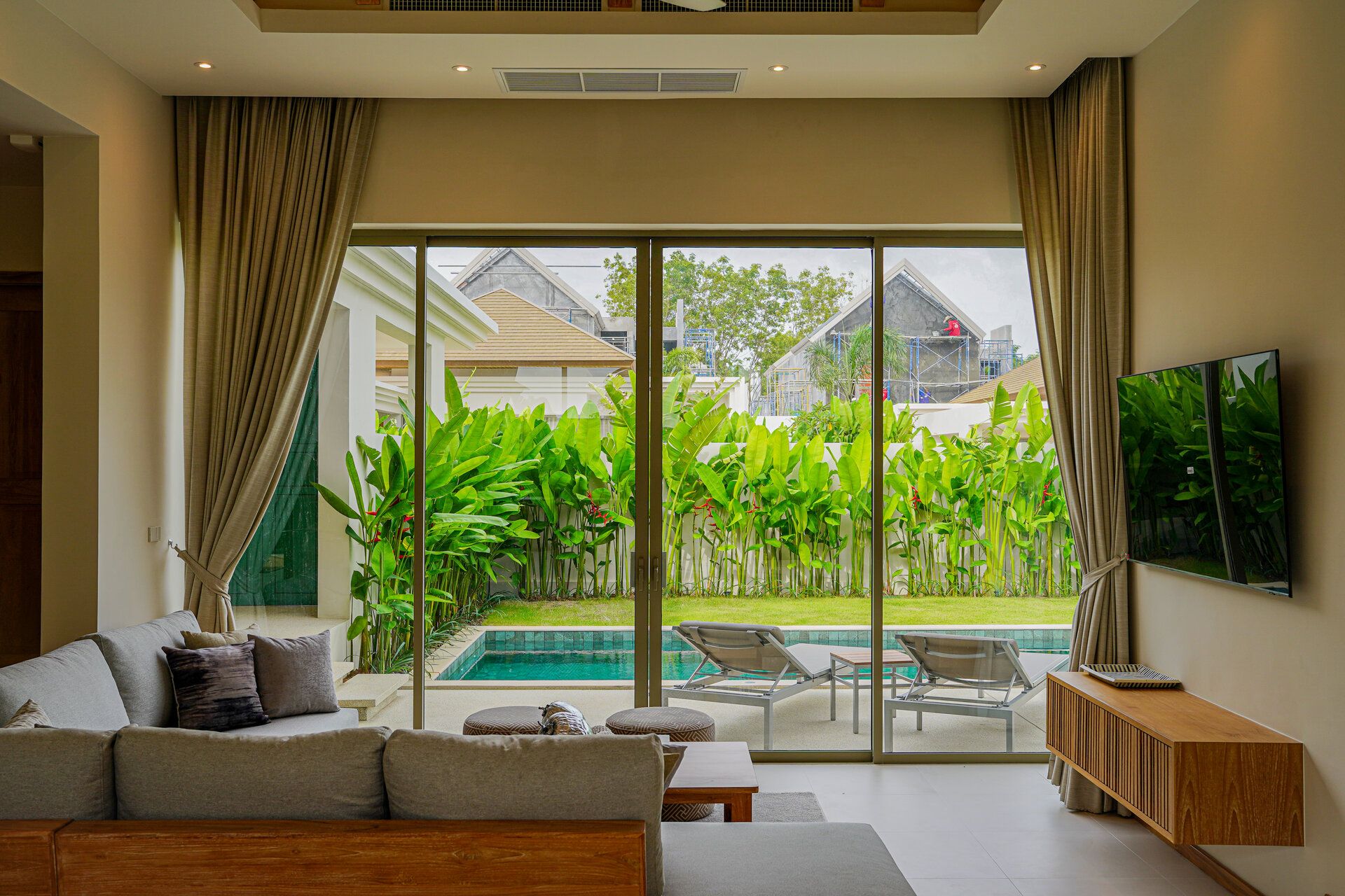 ตรีชาดาอาซัวร์ (ID 688)