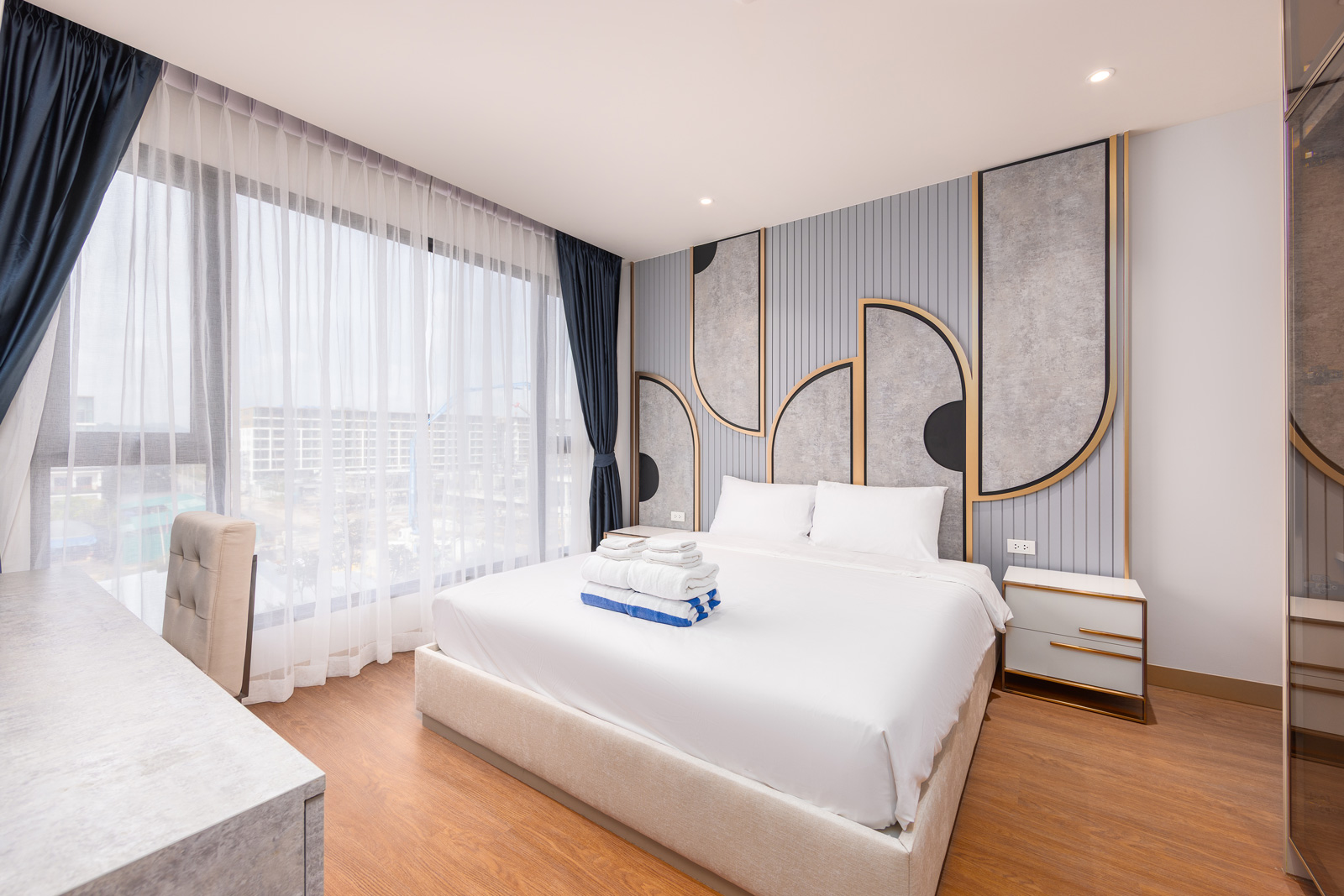 Bellevue Lagoon unit 414 (ID 701)