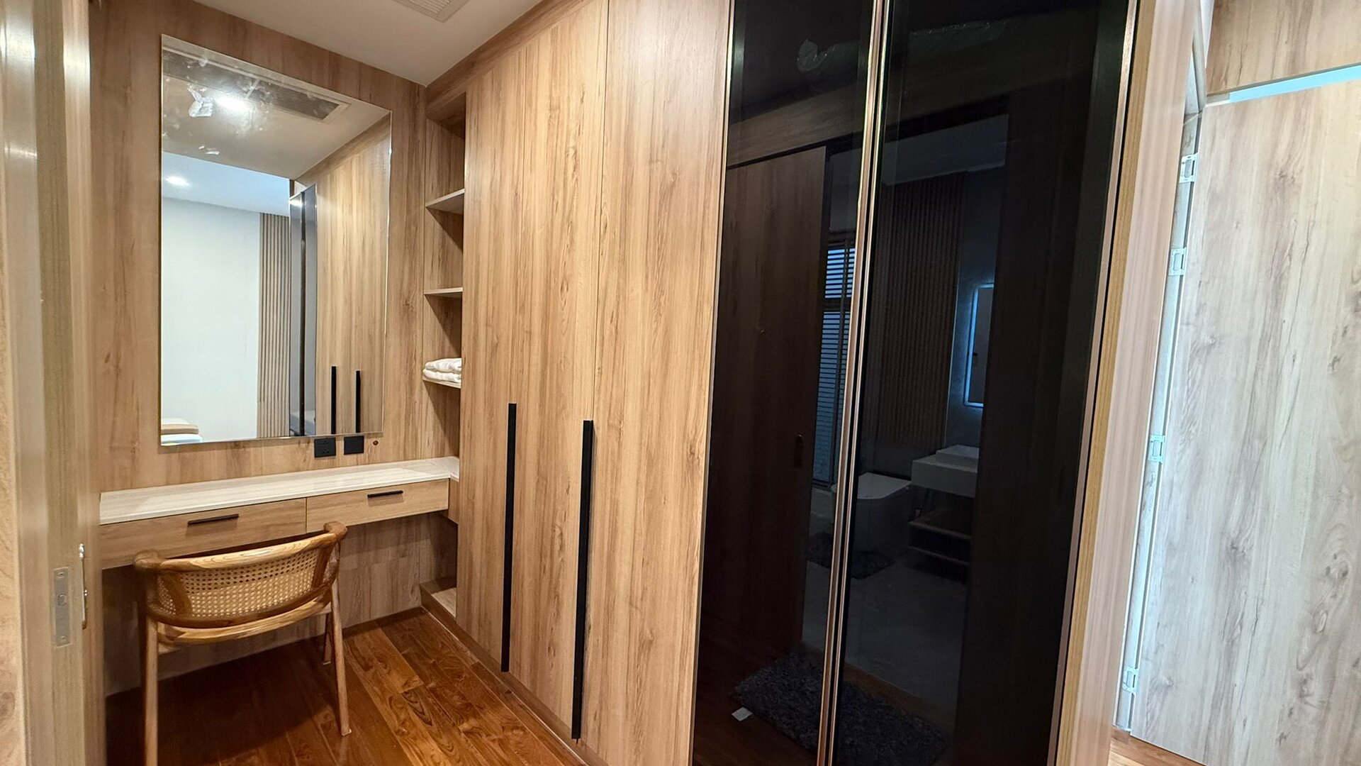 เลคฟร้อนท์วิลล่าบ้านมานิค-5 ห้องนอน (ID 155)