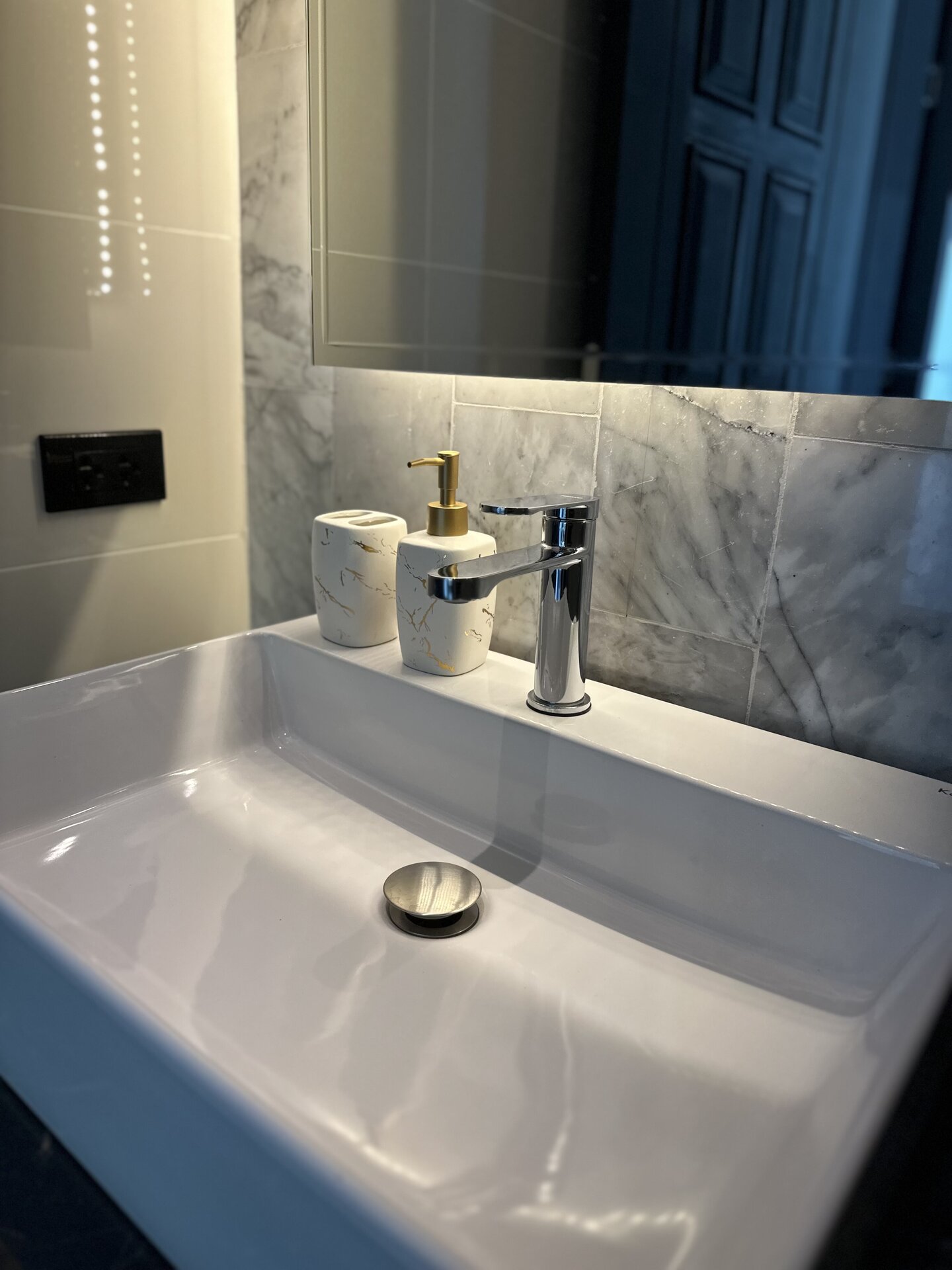 The 8 pool villa (ID 566)